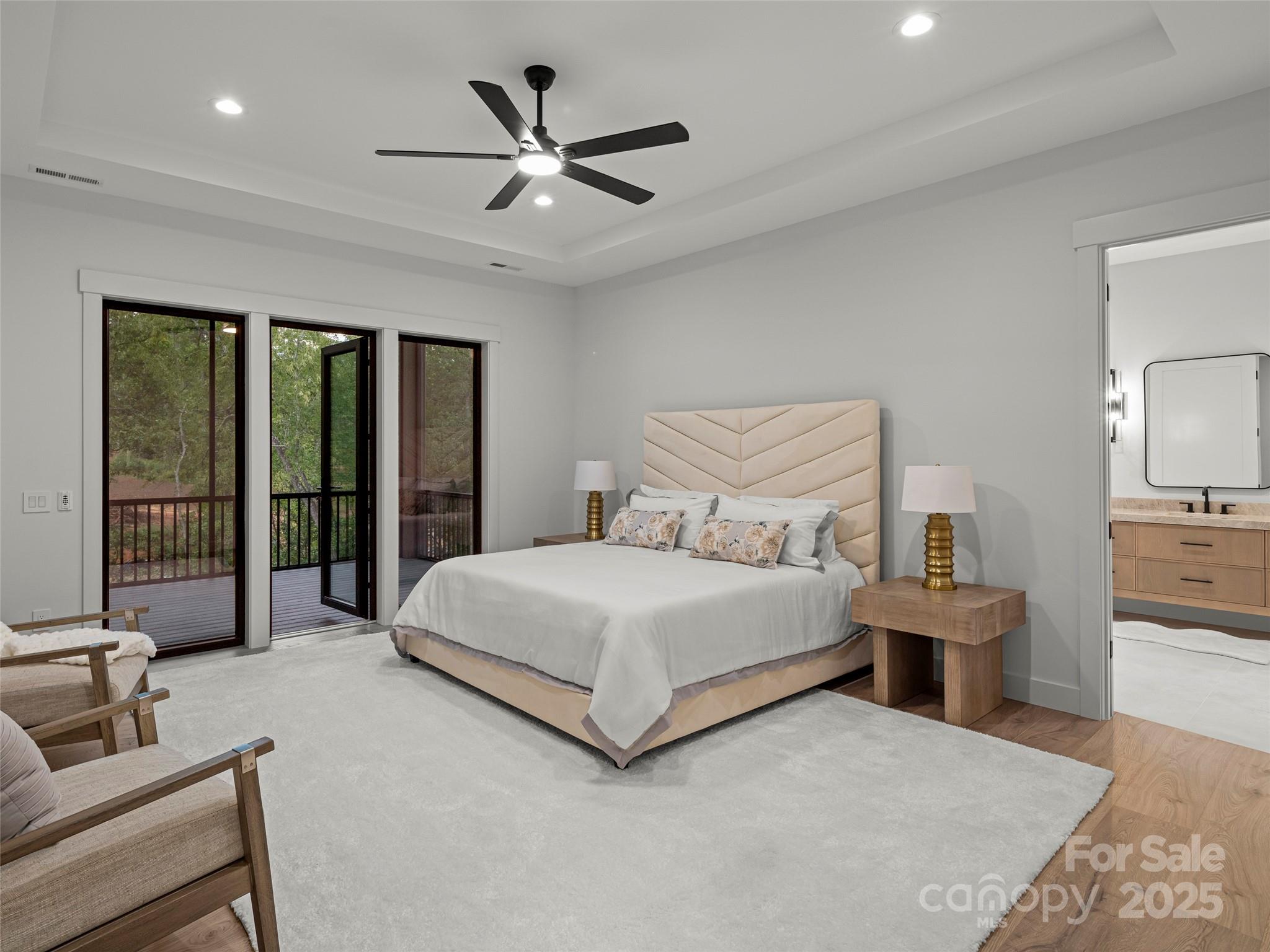 Horse Shoe Cove - Residential