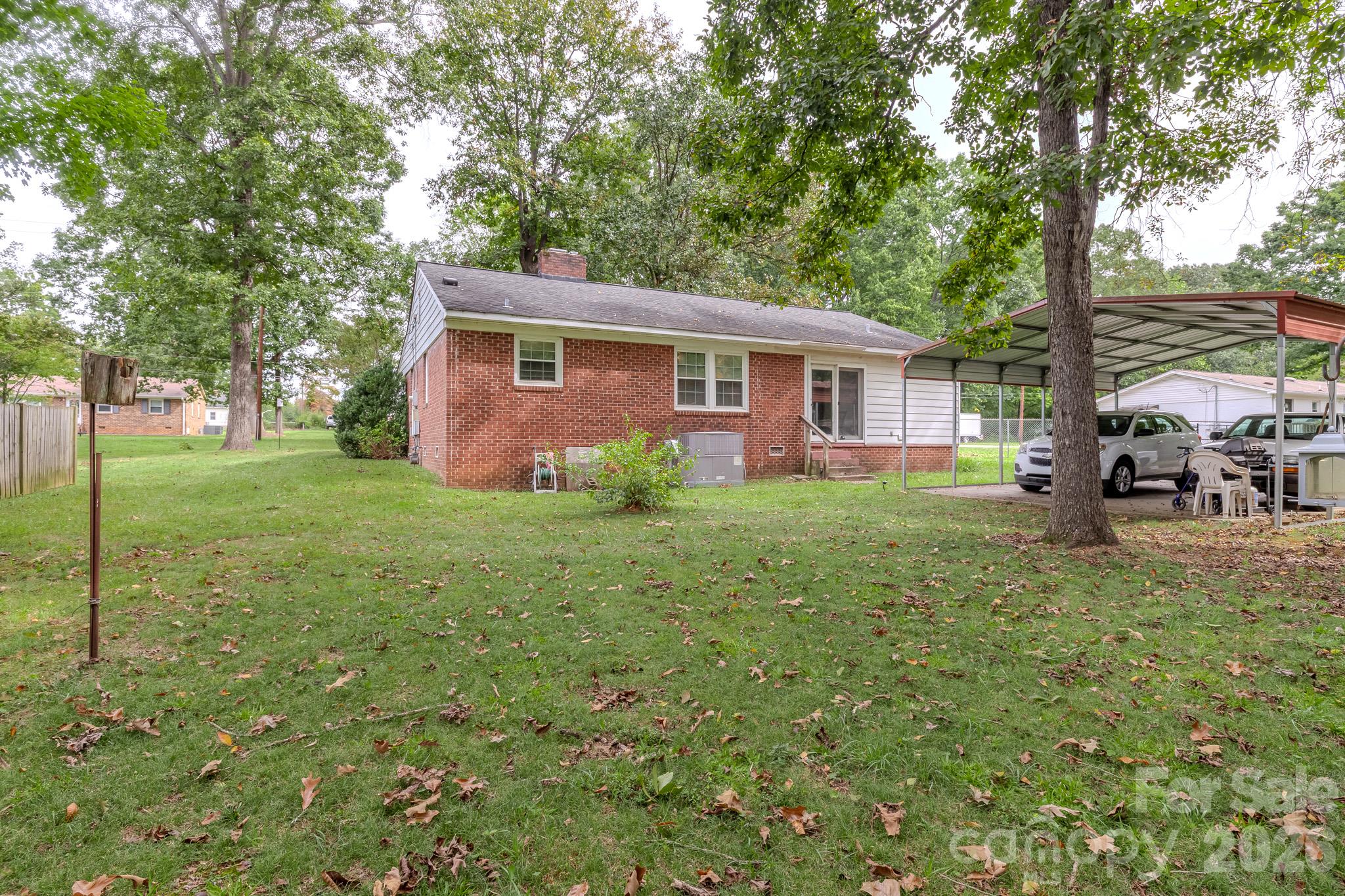 1004 Woodside Drive