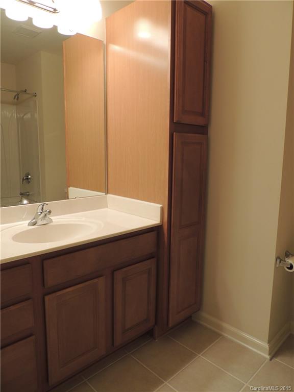 Oakbrooke - Residential Lease