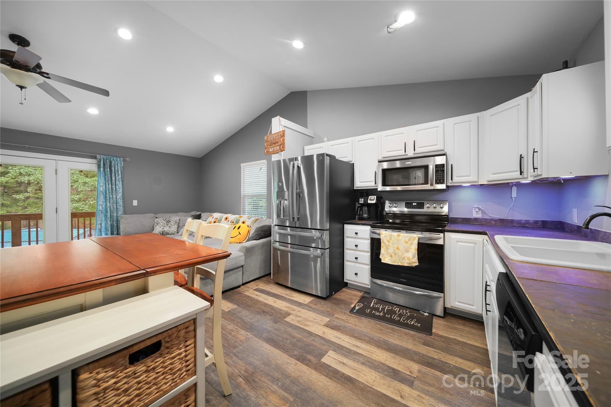 147 Hedgeline Drive