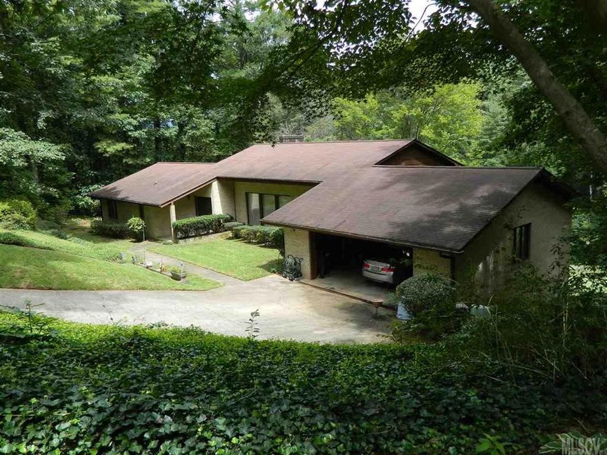 Single level brick home with walk out basement on #3 fairway at Cedar Rock Country Club. Main level features: formal dining/living room with vaulted ceiling, kitchen with informal dining, den with fireplace, 2 bed rooms, 2 full baths, laundry room with sink and deck overlooking the golf course. Full basement includes: large rec room with wet bar, full bath, 3rd bedroom, office with closet and lots of storage space. Club offers golf, tennis, pool and social events. Motivated Sellers!