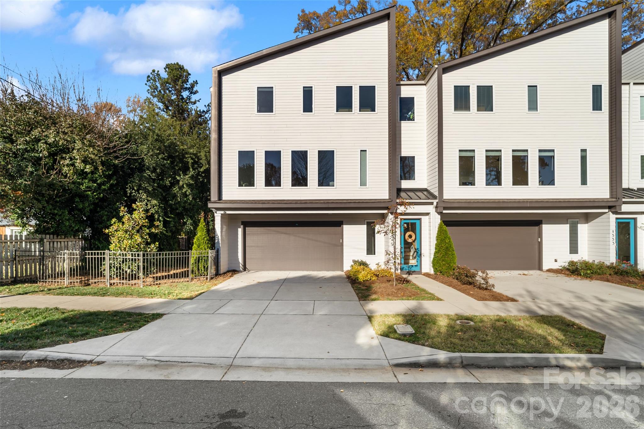 1549 Pinecrest Avenue