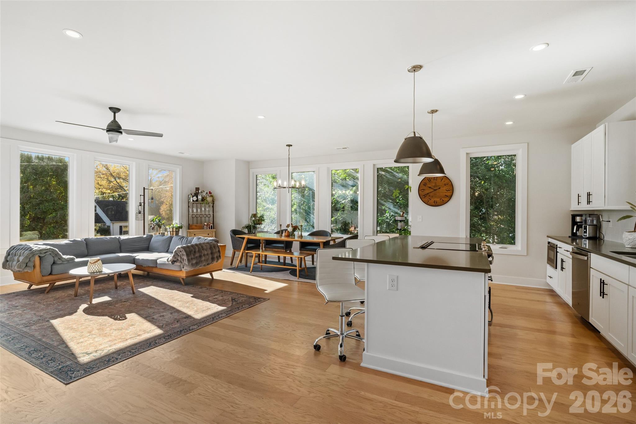 1549 Pinecrest Avenue