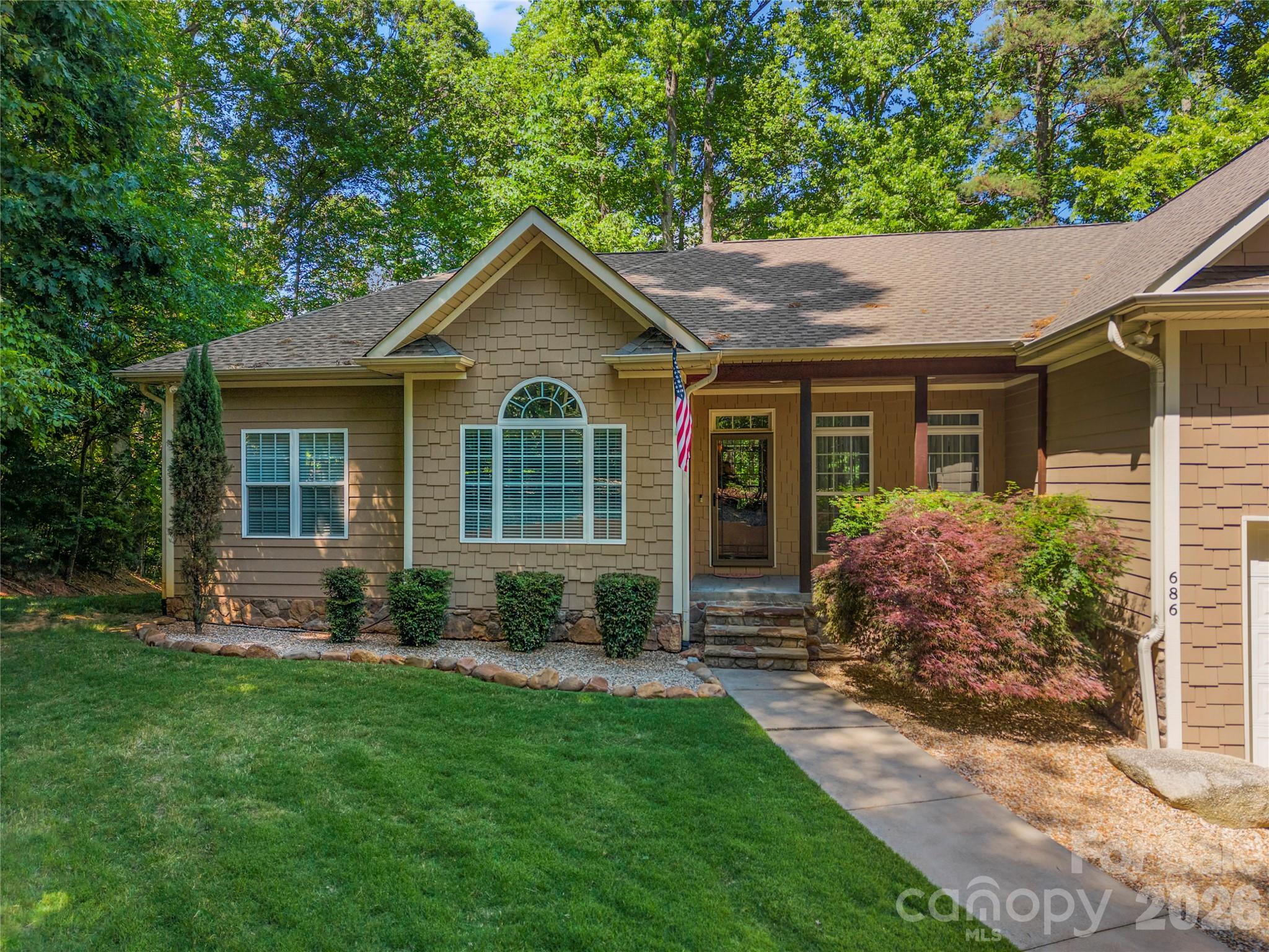 686 White Oaks Road