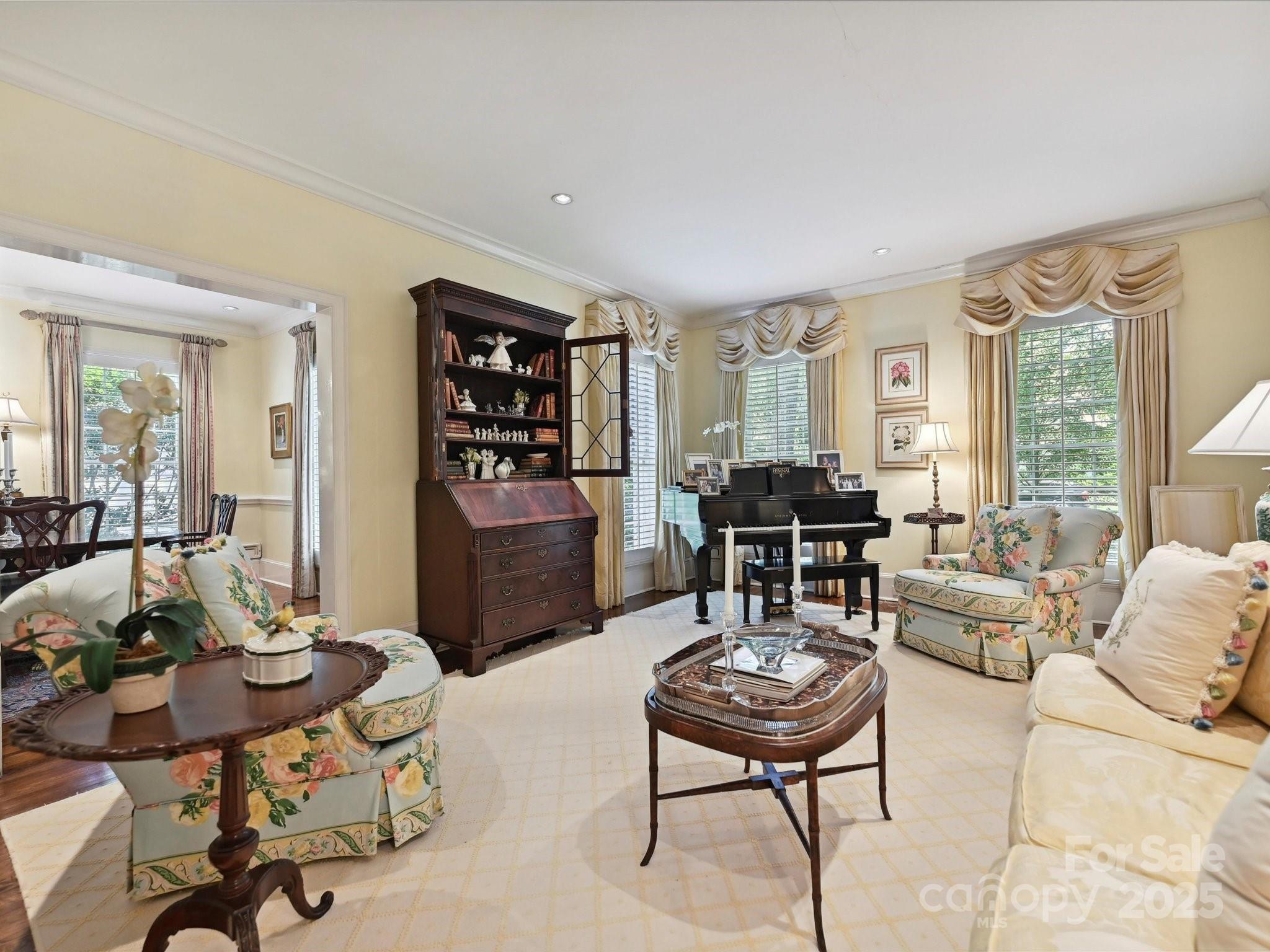 828 Colville Road