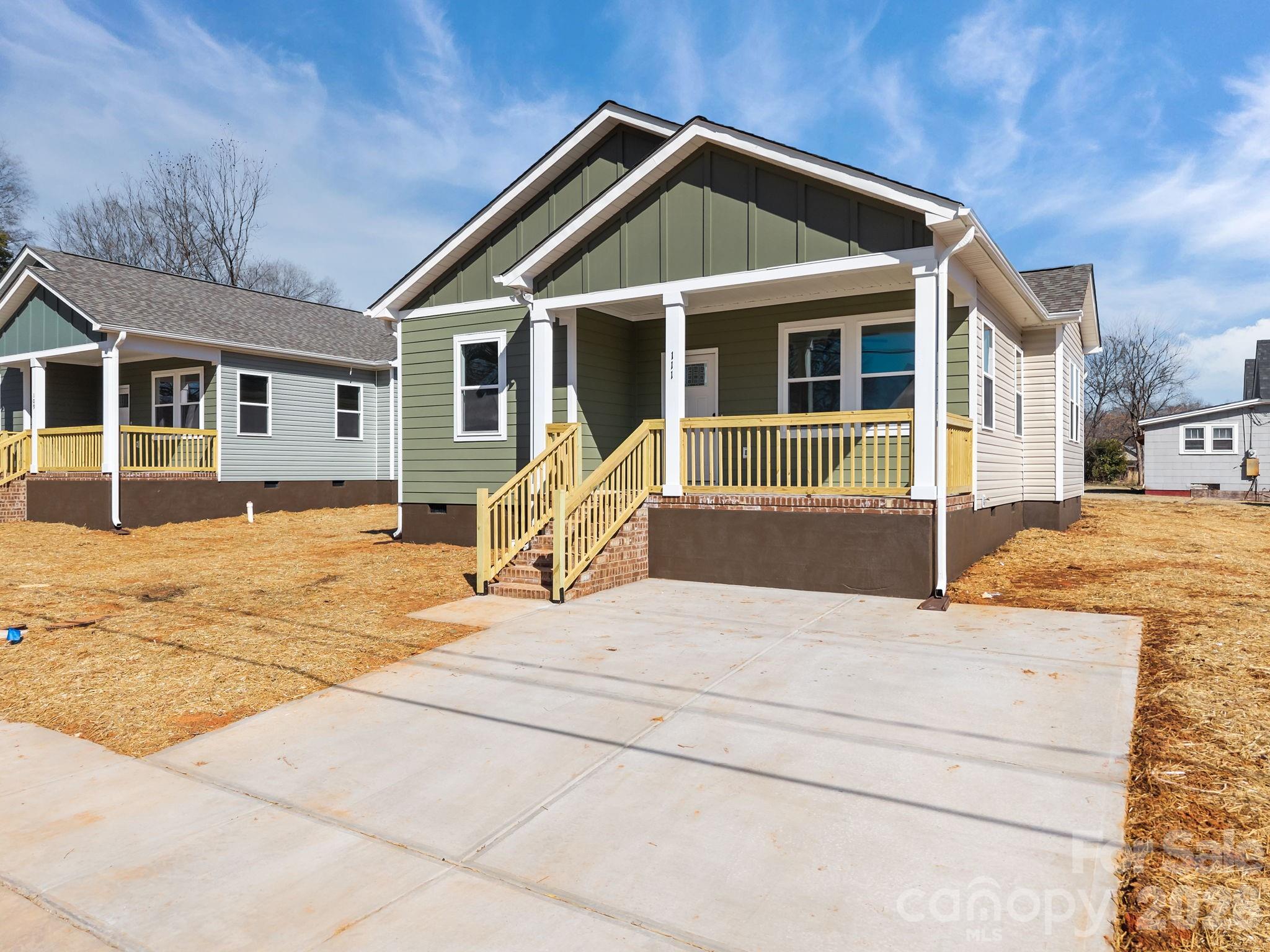 111 E Earnhardt Street