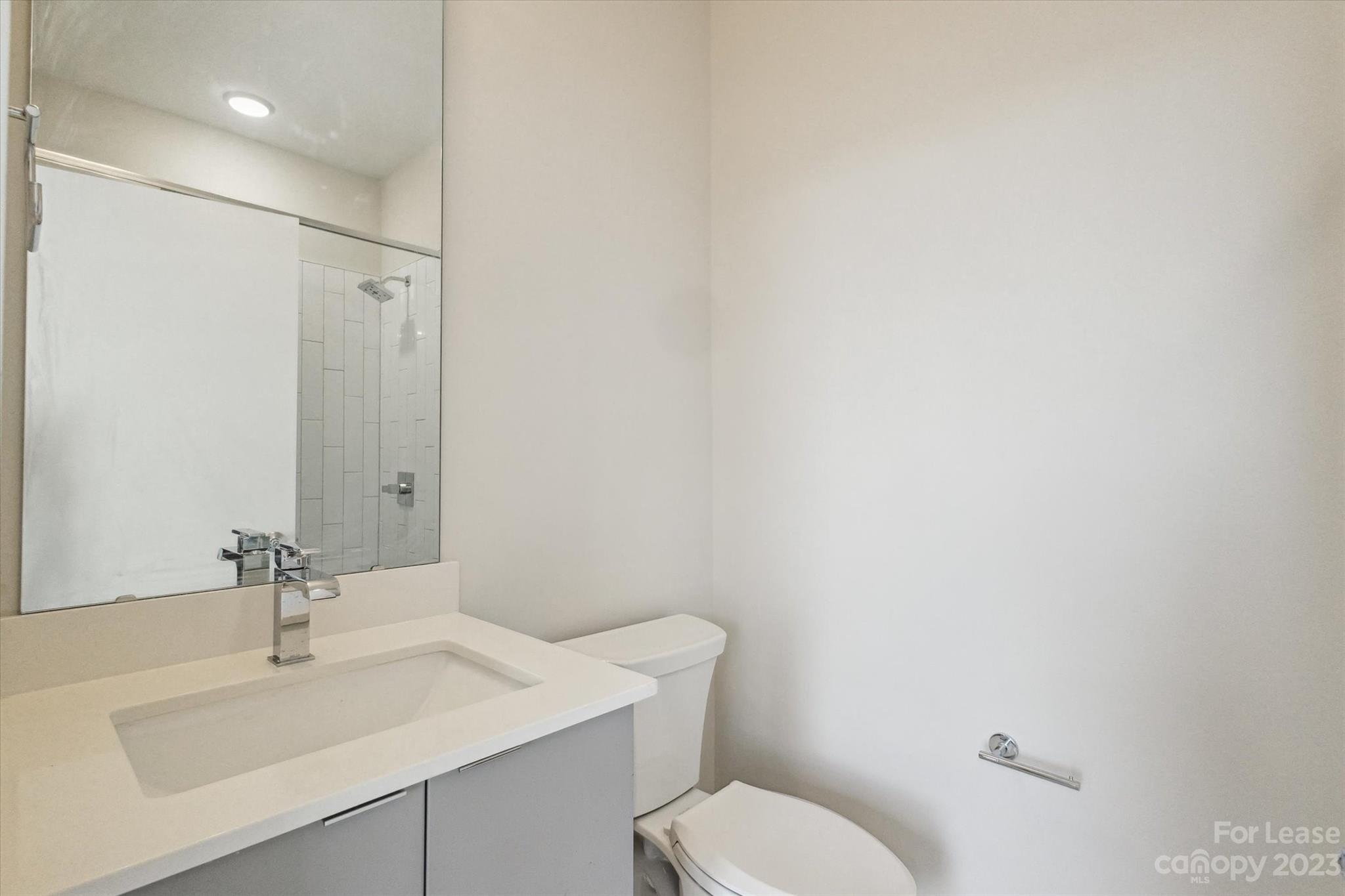 bronson square - Residential Lease