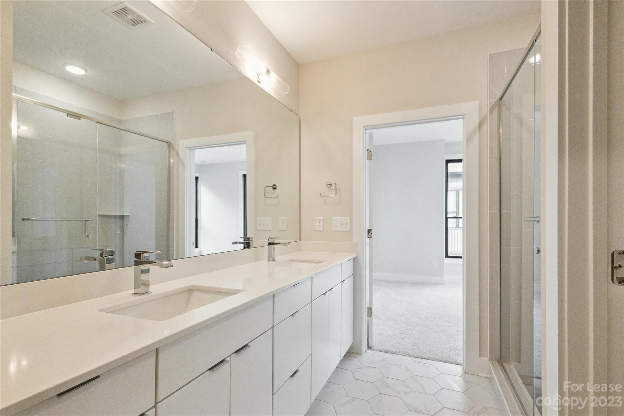 bronson square - Residential Lease