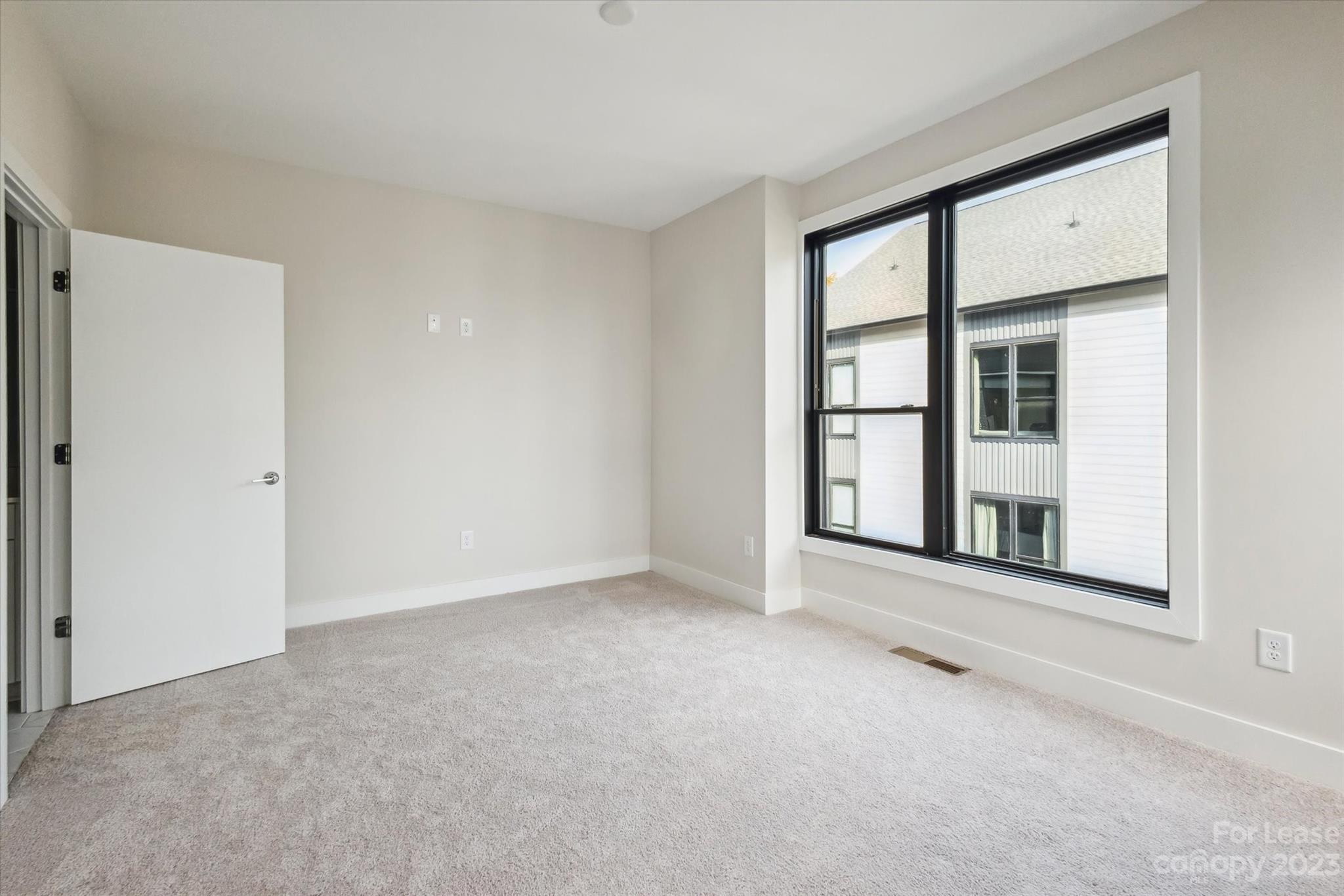 bronson square - Residential Lease