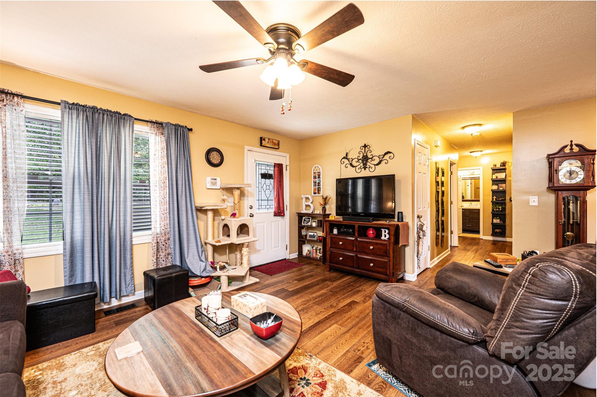 WESTERN RIDGE - Residential