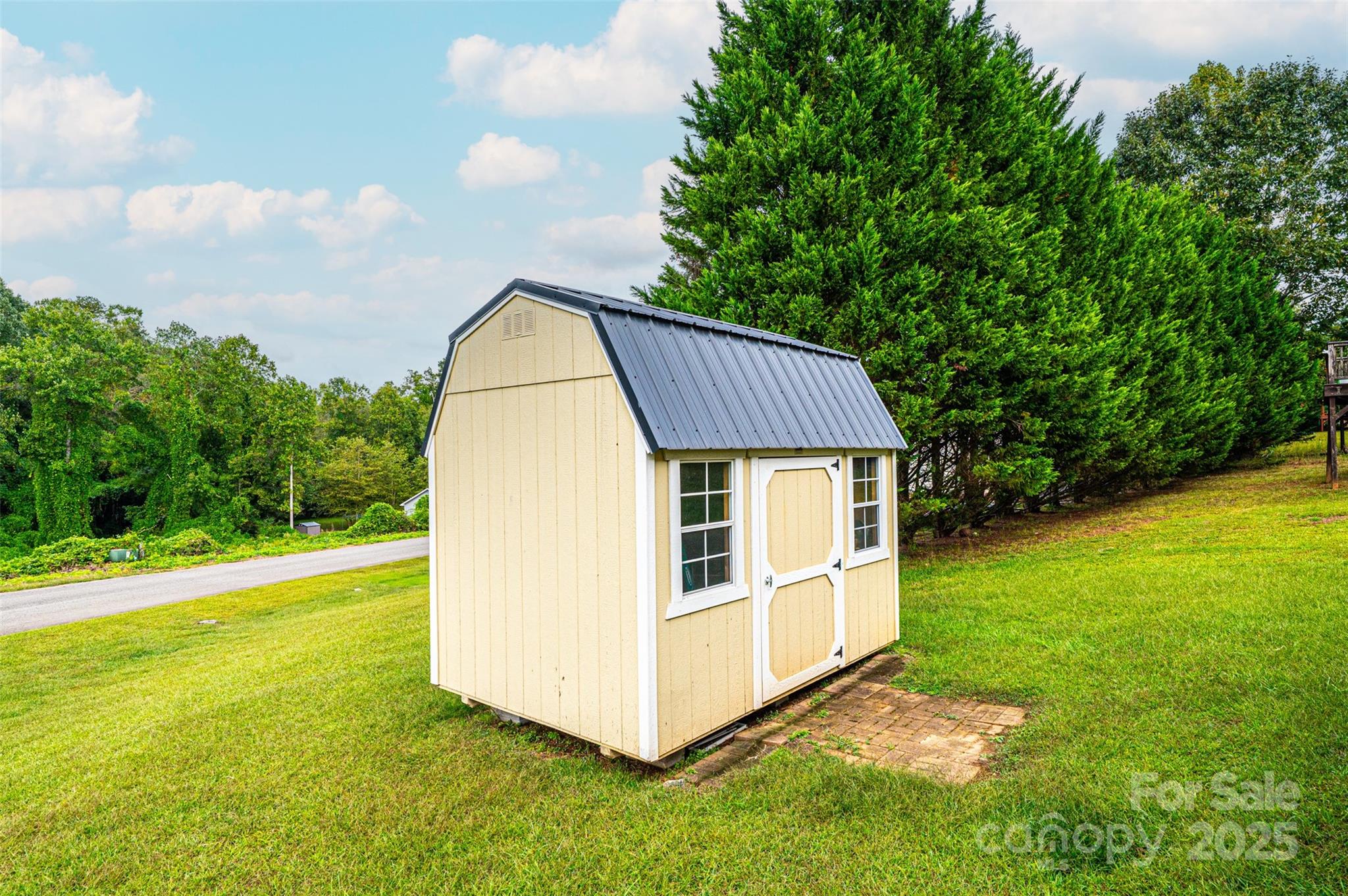 WESTERN RIDGE - Residential