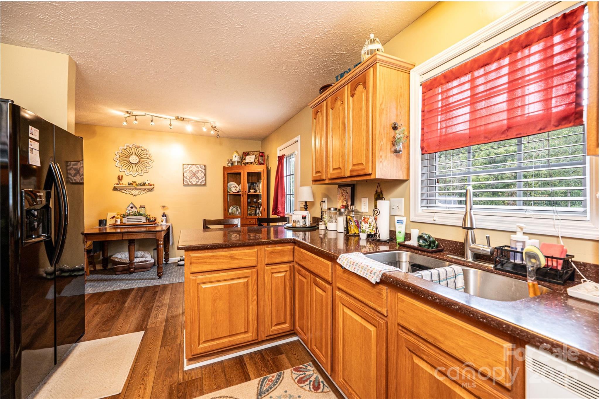 WESTERN RIDGE - Residential