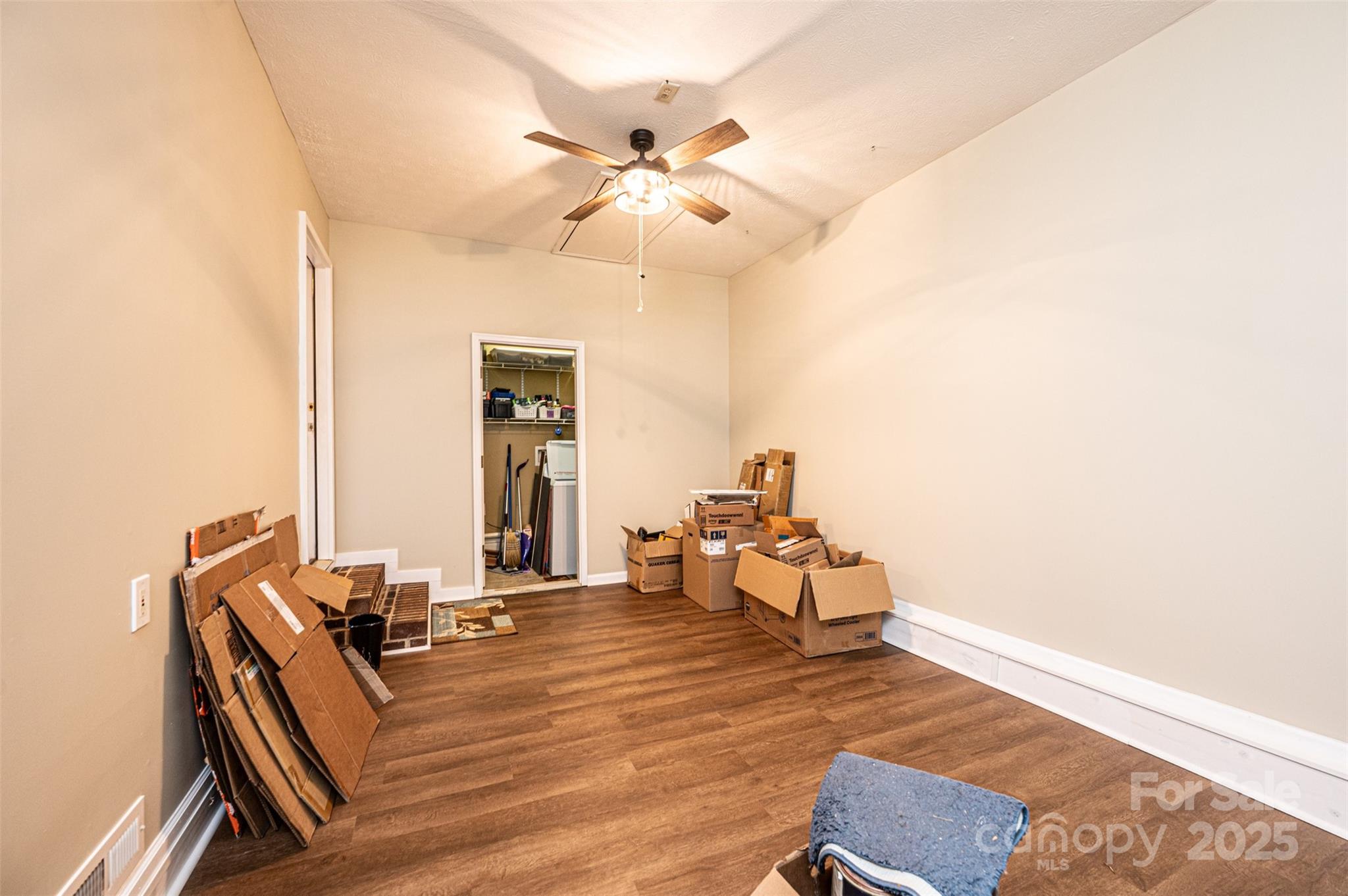 WESTERN RIDGE - Residential