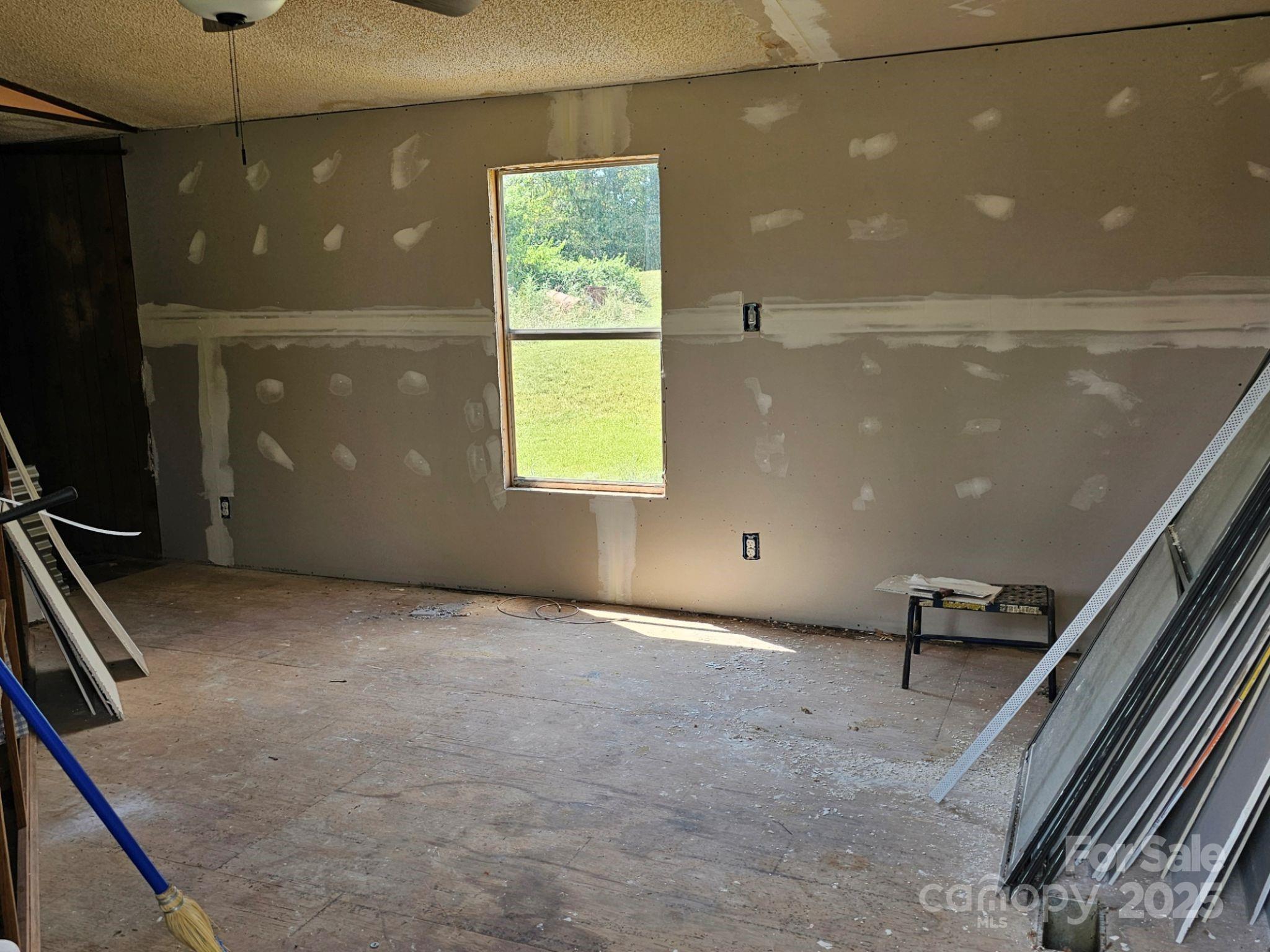 6601 Deerwood Trail