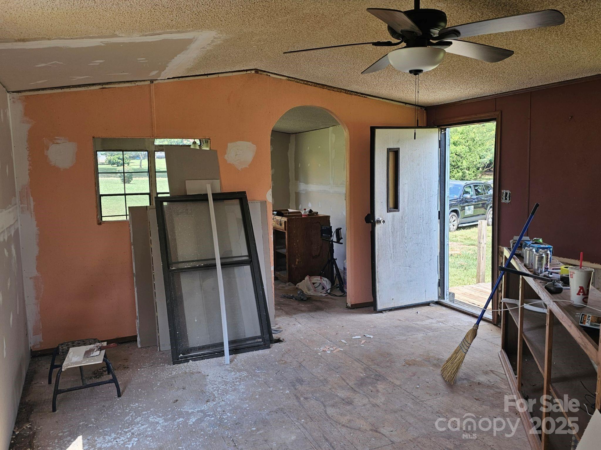 6601 Deerwood Trail