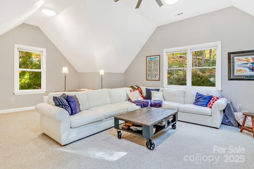 CLAREMONT - Residential