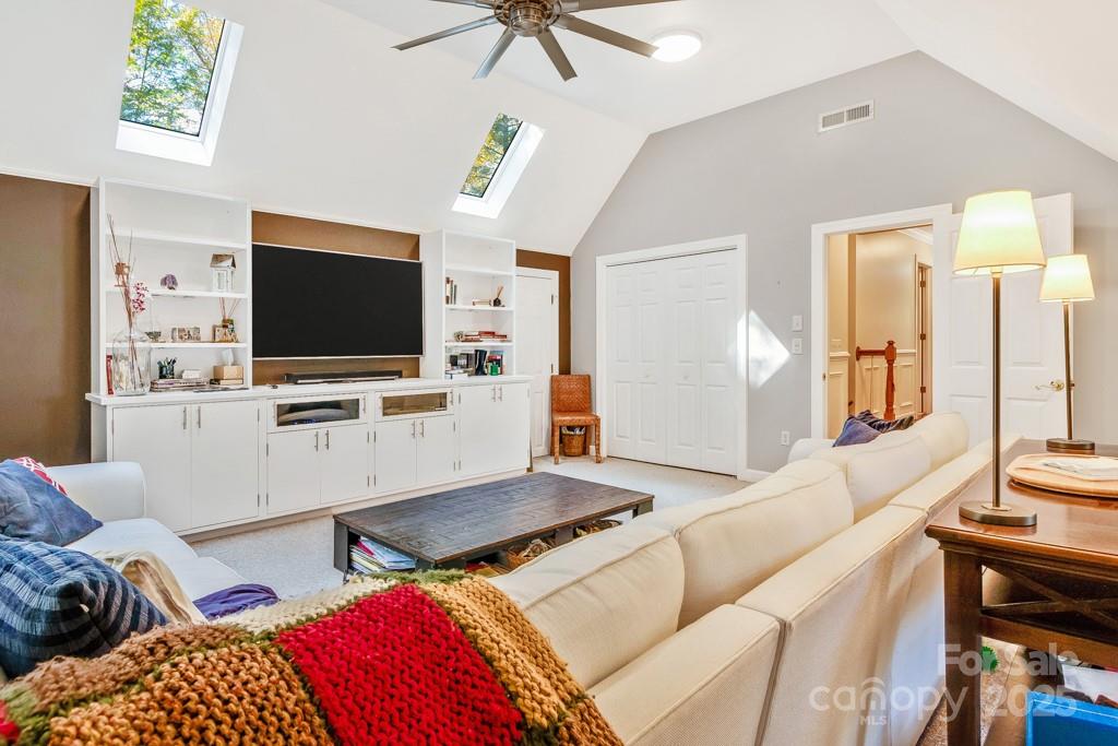 CLAREMONT - Residential