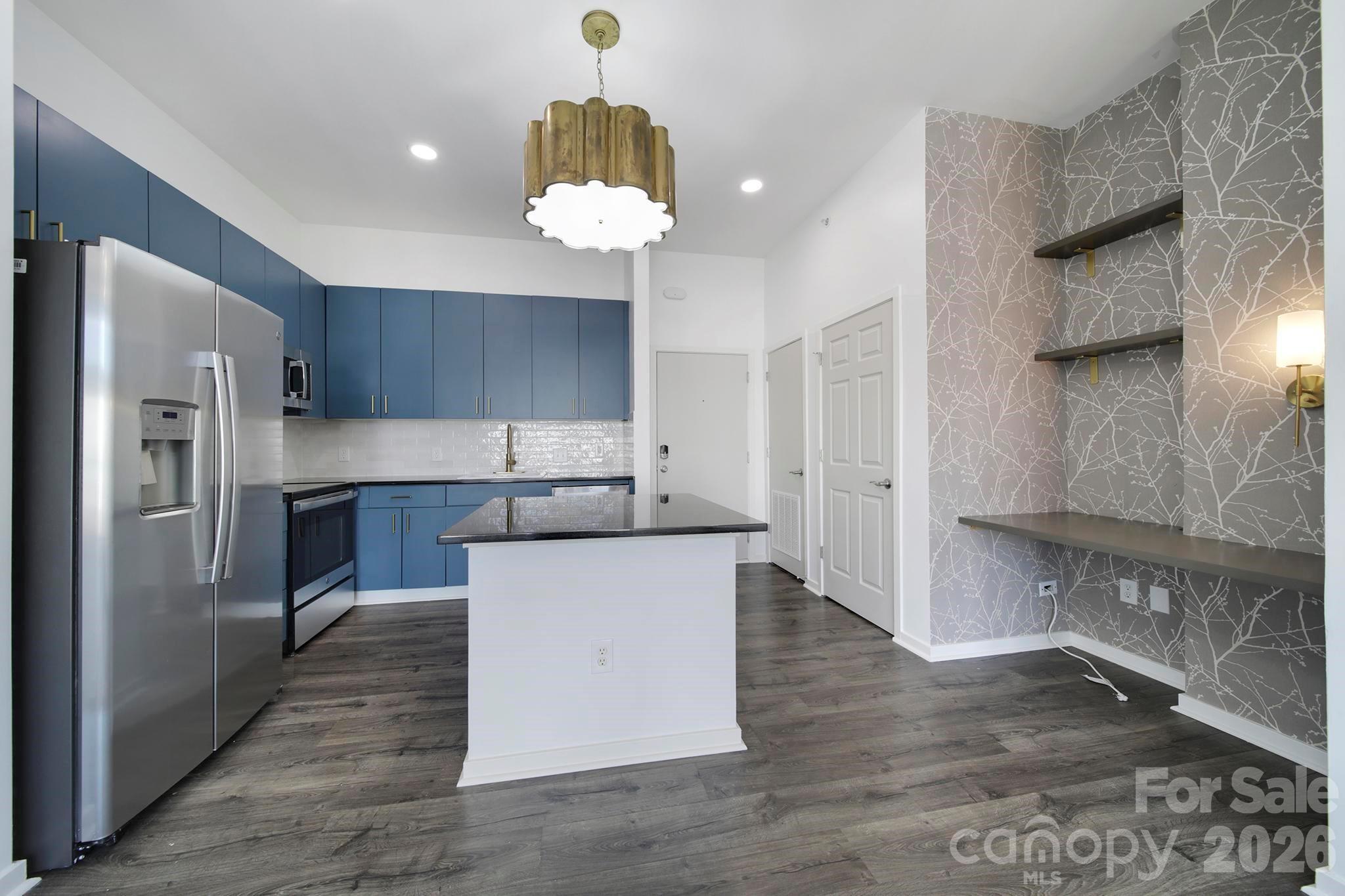 2125 Southend Drive 438