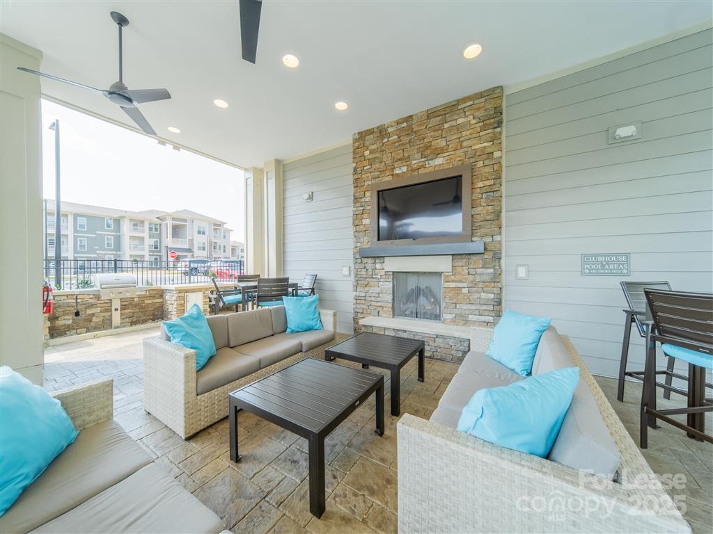 Charlotte, North Carolina 28273, United States, 2 Bedrooms Bedrooms, ,2 BathroomsBathrooms,Residential,Active,18231