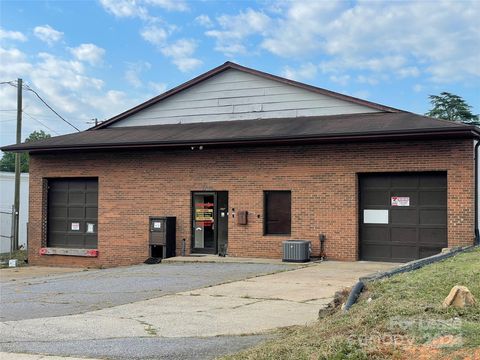 1700 11th Avenue NE Hickory NC 28601
