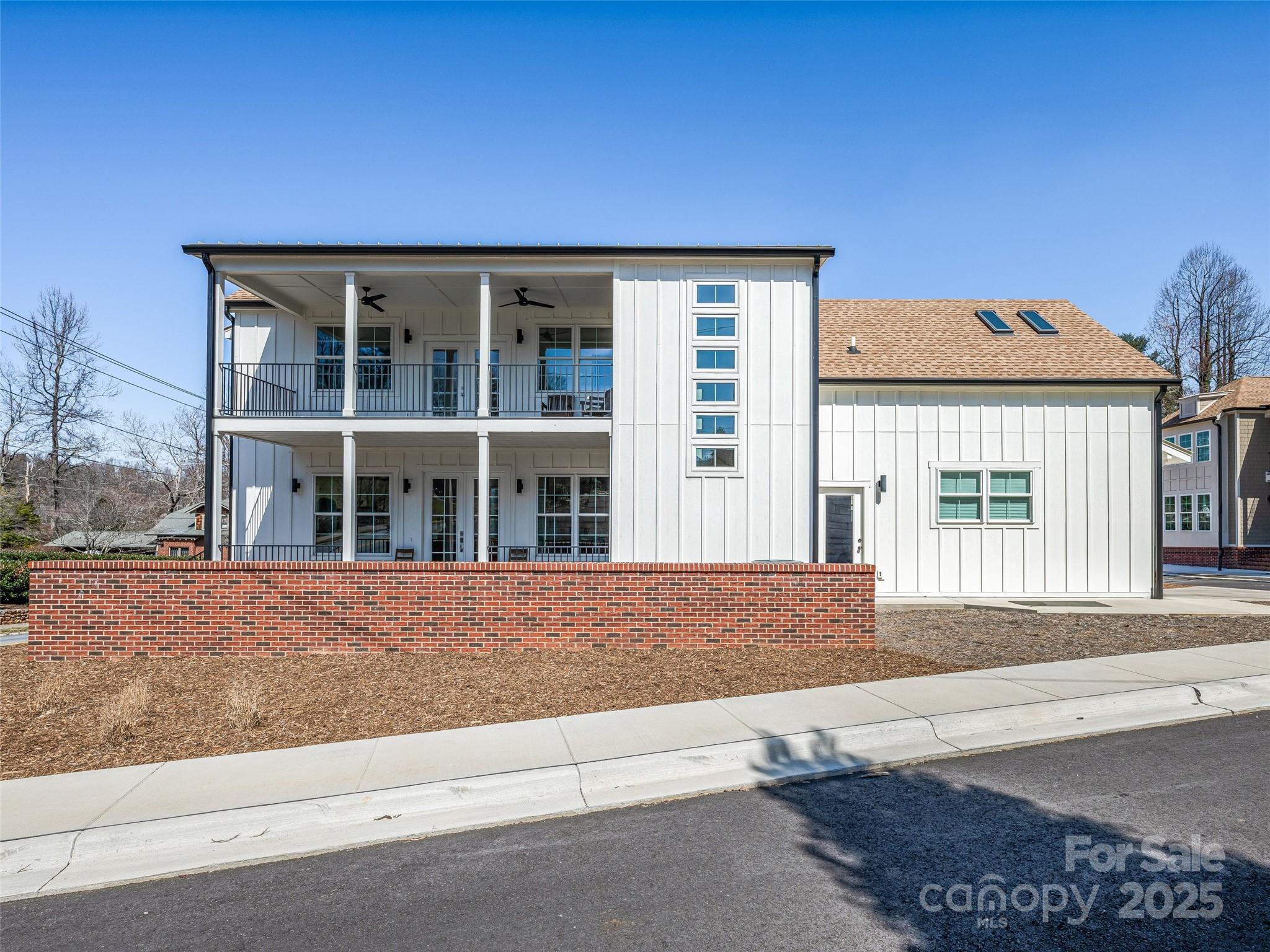 60 Skyvue Court