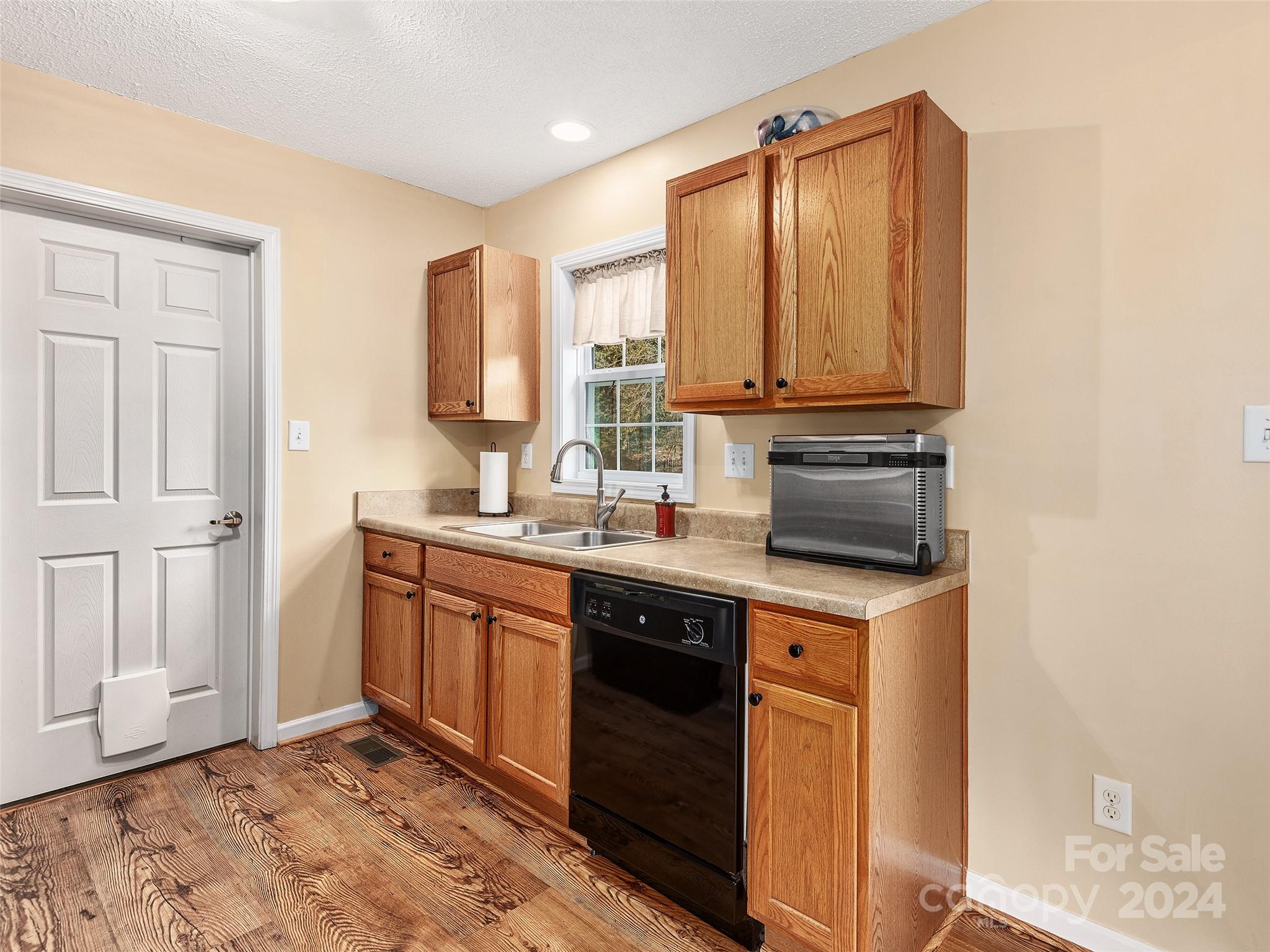 Addison Creek - Residential