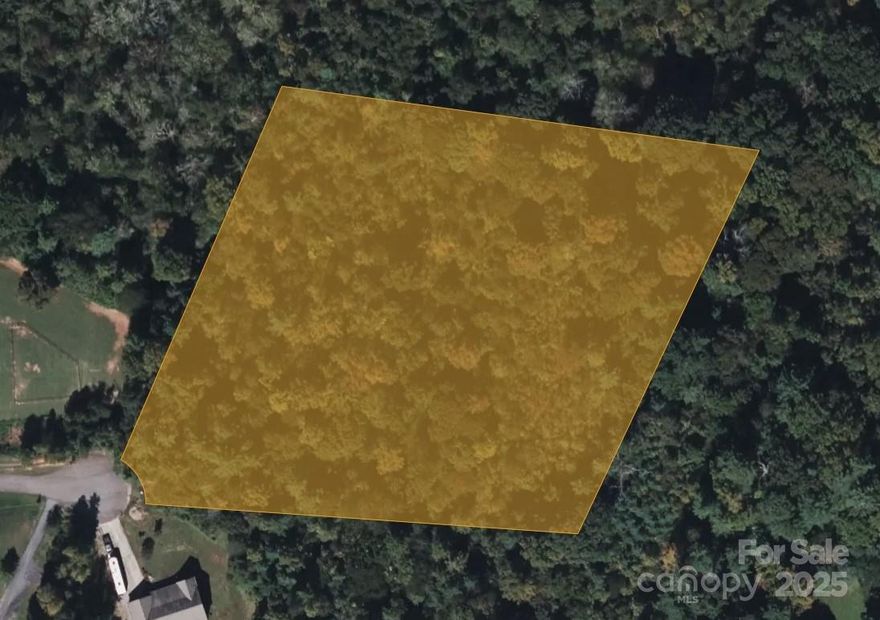 Build Your Dream Home Just Minutes from Downtown Morganton!
Don’t miss this excellent acreage offering multiple building opportunities in a private, peaceful setting. Located just outside the city limits, this lot combines the tranquility of country living with the convenience of being close to downtown Morganton. Whether you're planning a custom home, a retreat, or investment property, this land offers the space and flexibility you need.
