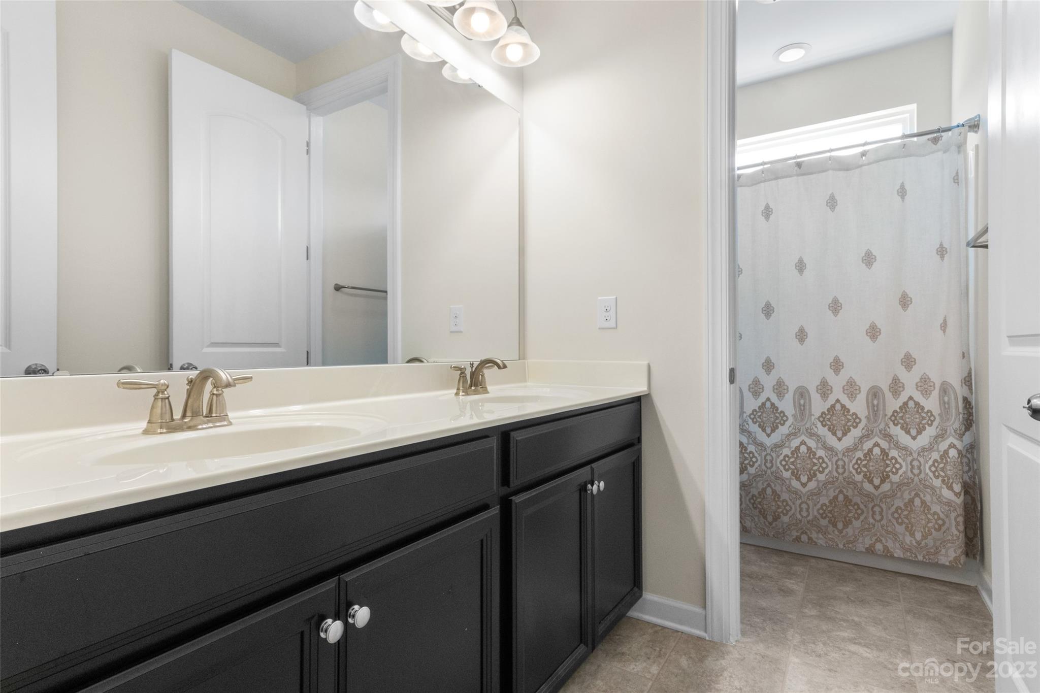 Lake Crest - Residential