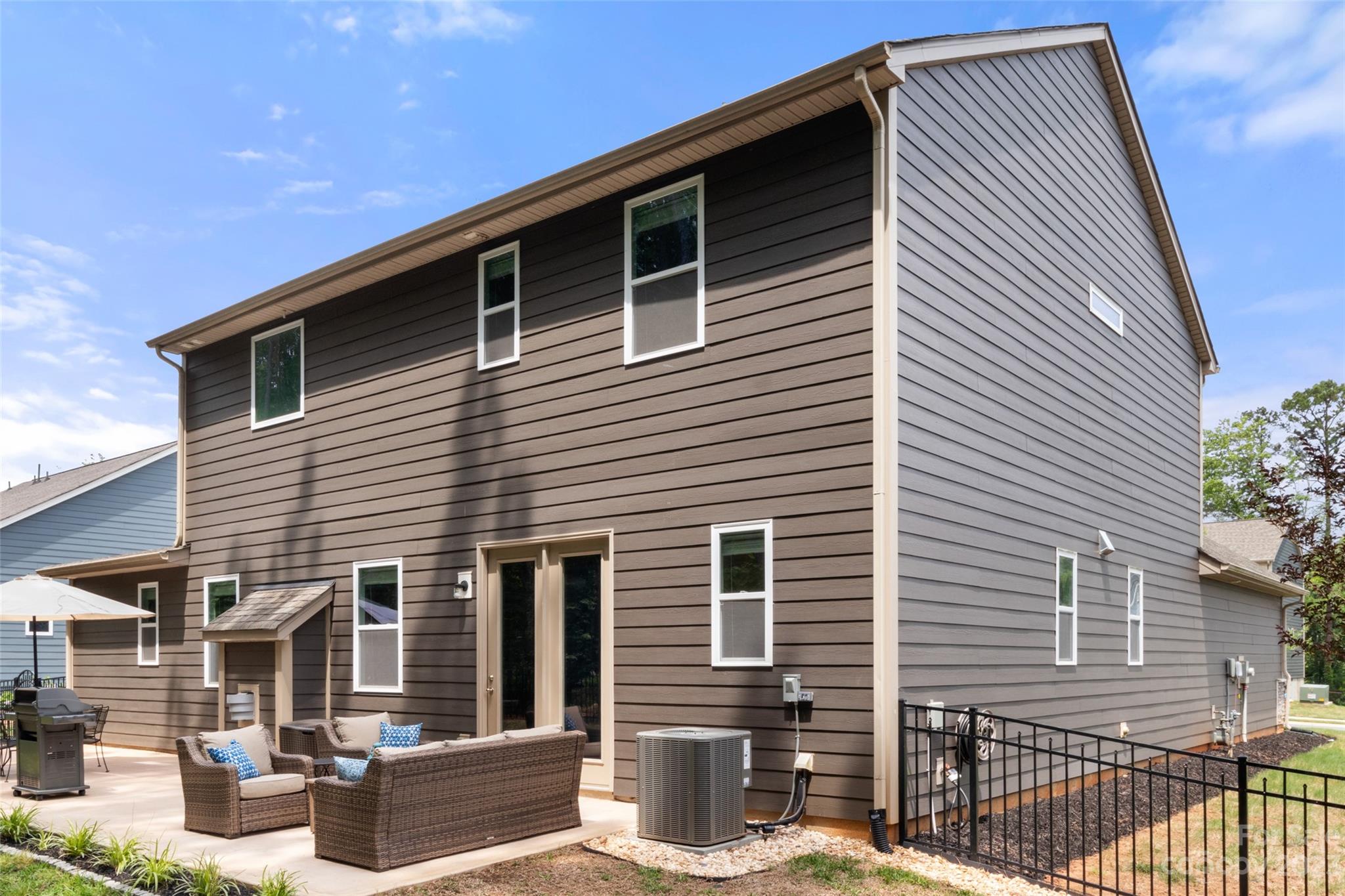 Lake Crest - Residential