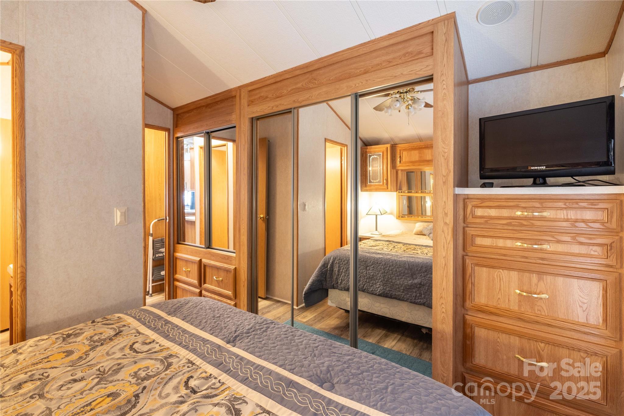 Twin Harbor - Residential