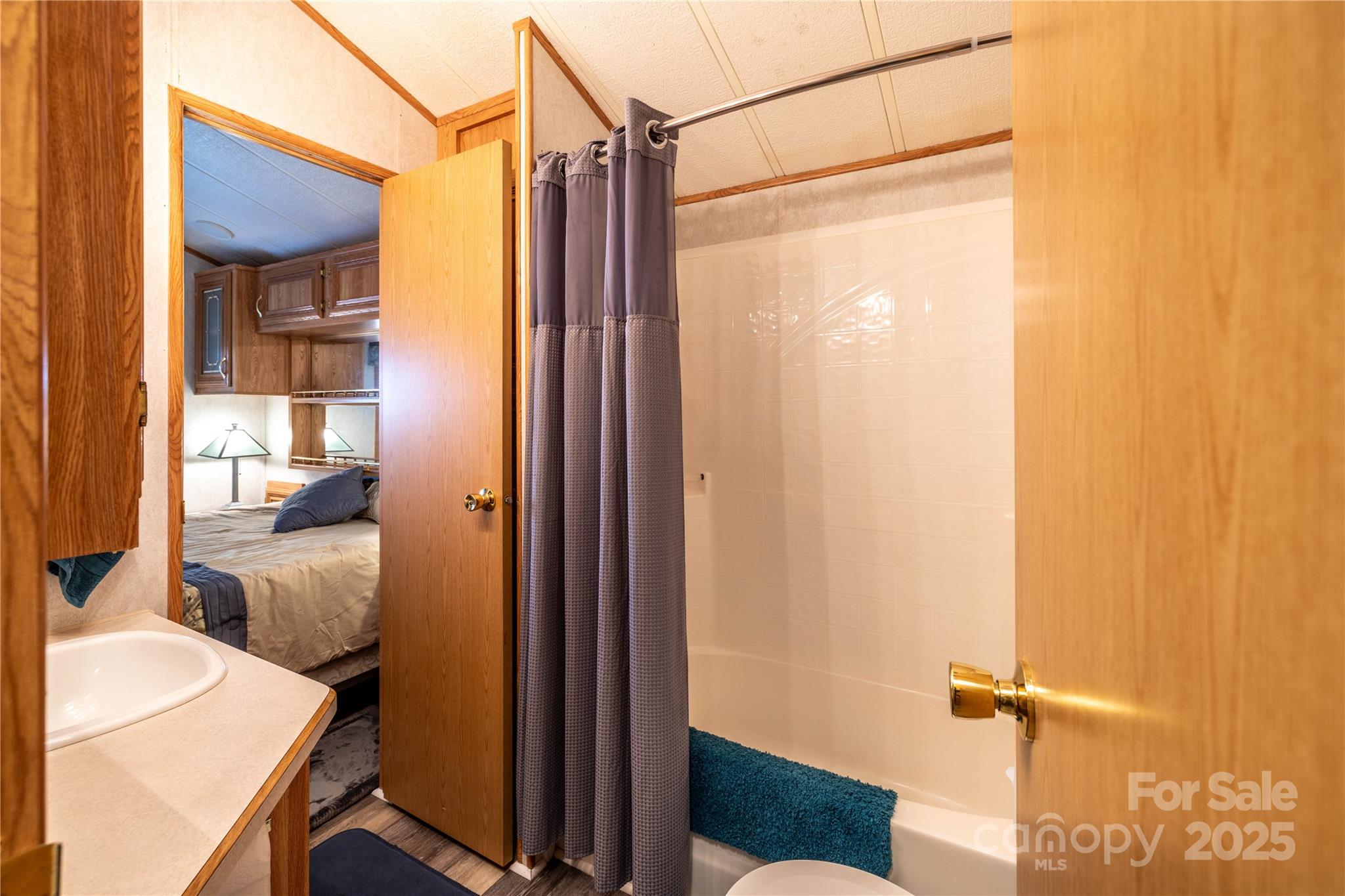 Twin Harbor - Residential