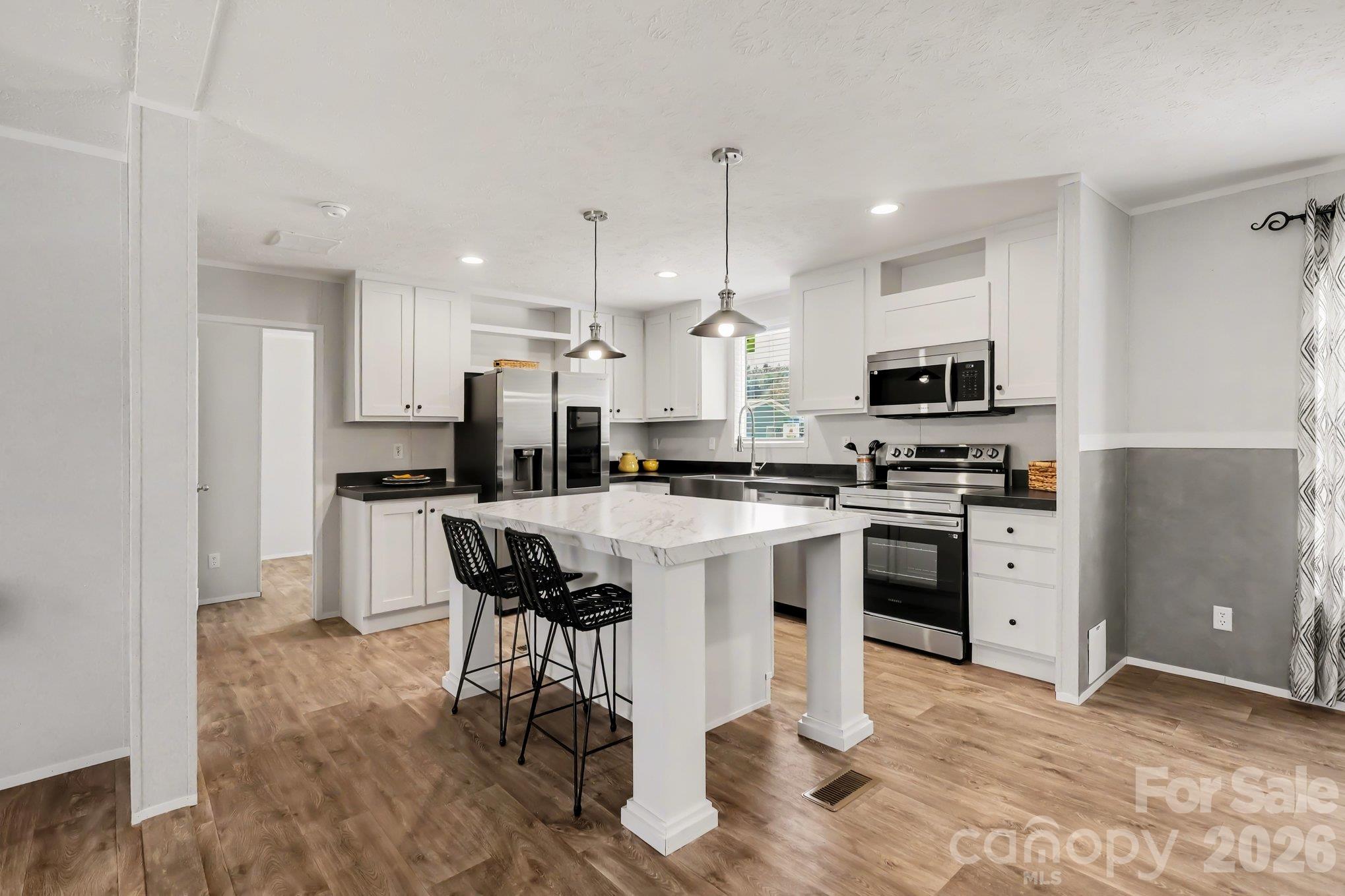 806 Eagleview Lane