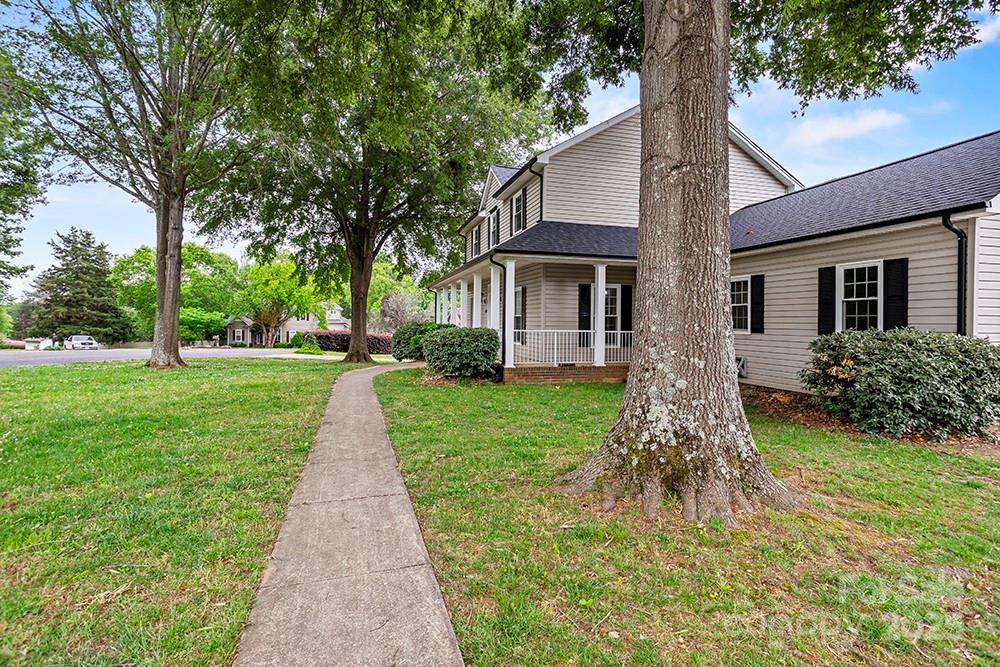 188 Turnberry Lane