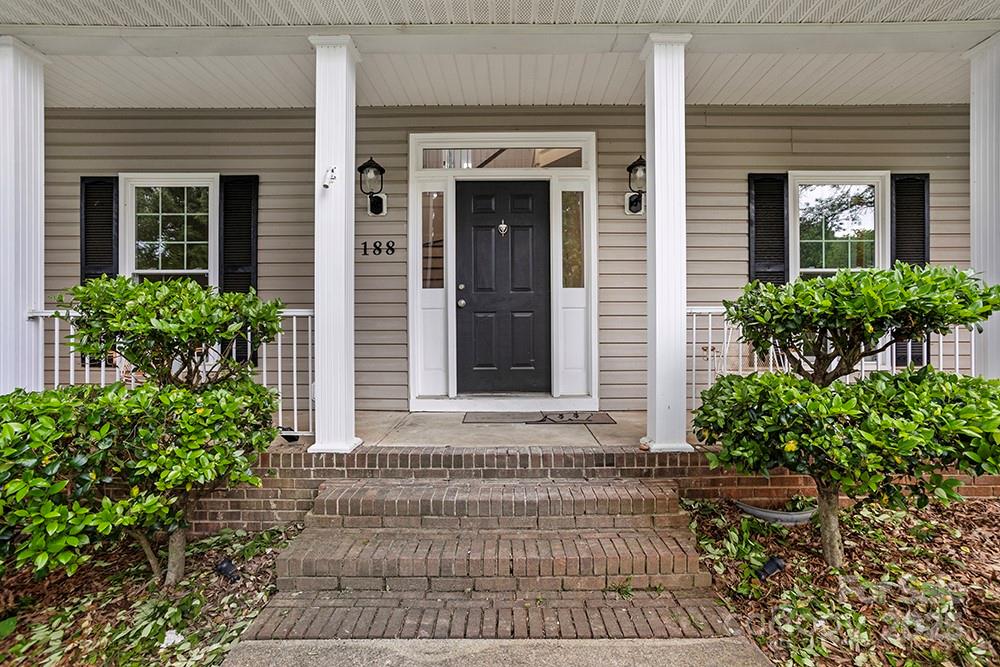 188 Turnberry Lane
