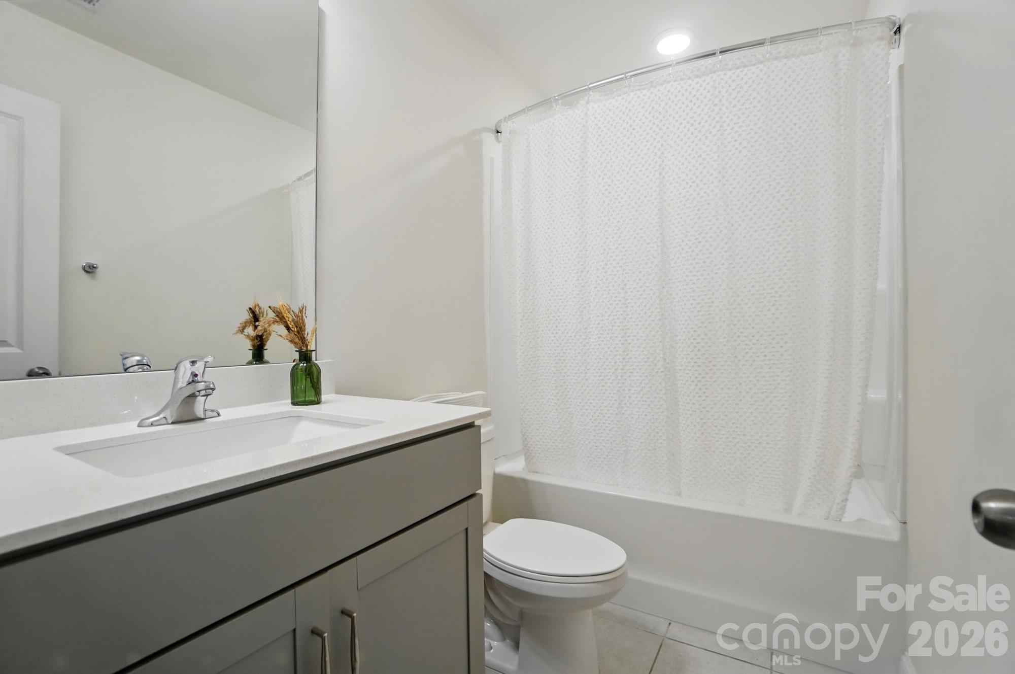 The Enclave at Davis Lake - Residential