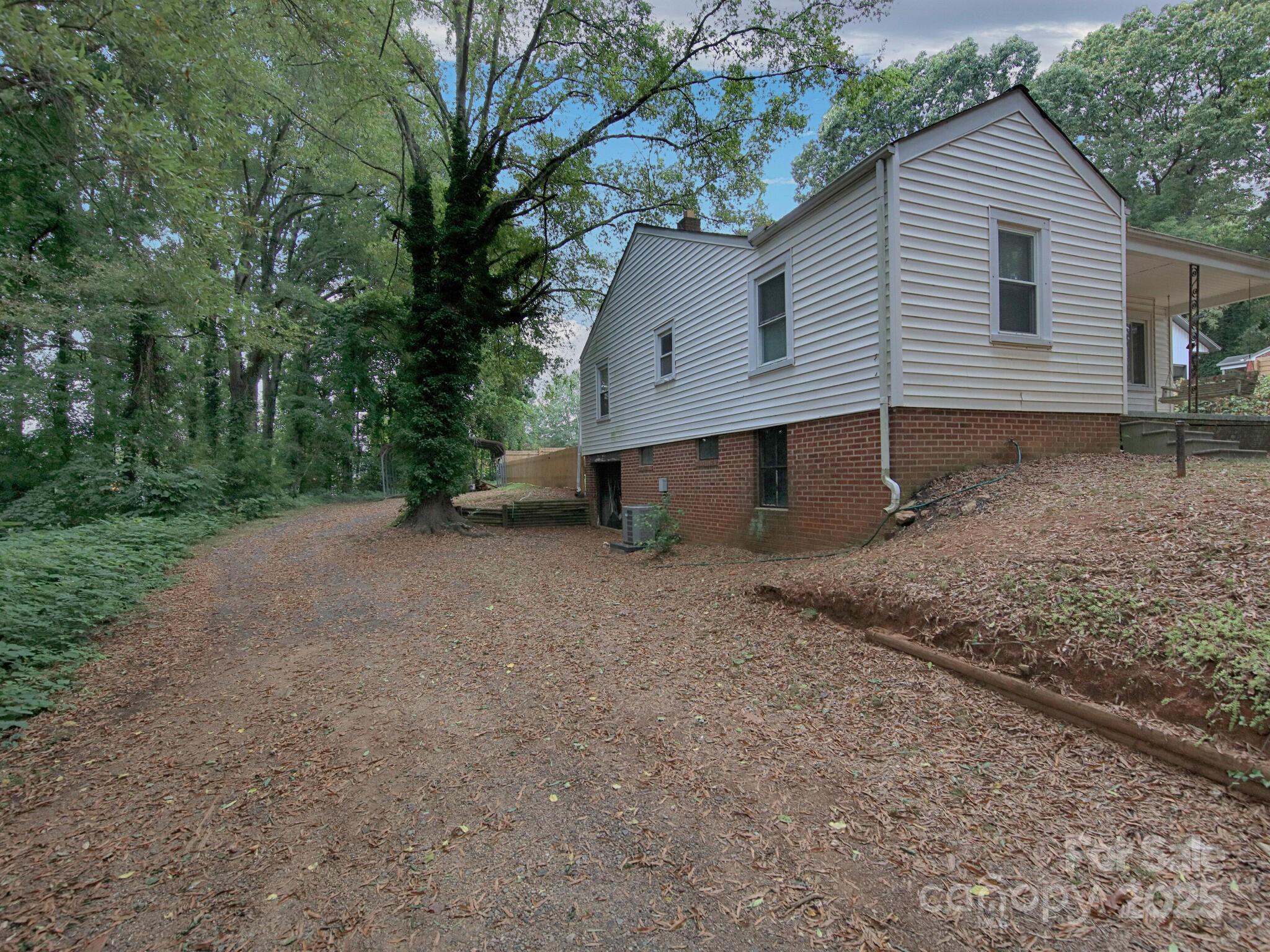 731 E Center Avenue