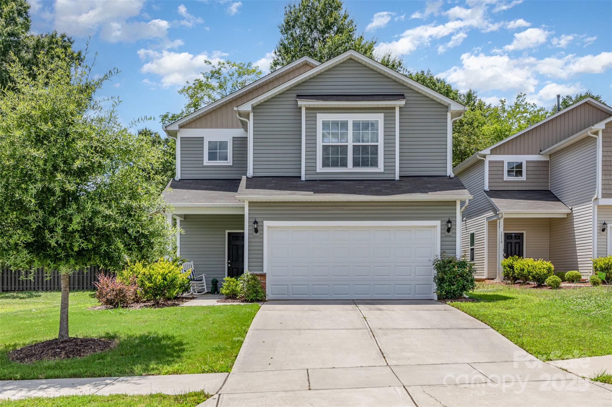 Charlotte, North Carolina 28210, United States, 4 Bedrooms Bedrooms, ,3 BathroomsBathrooms,Residential,Under Contract,154073