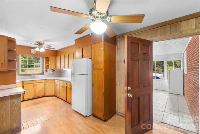 3410 Surratt Road, photo 4 of 29
