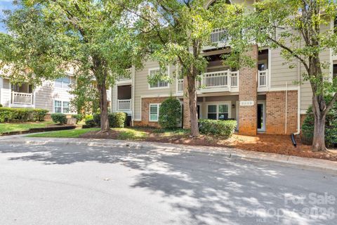 Photo of 5009 Sharon Road #C, Charlotte, NC 28210 (MLS # 4350689)