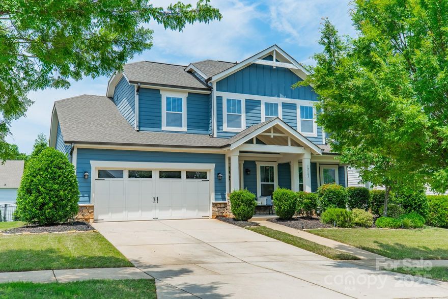 Beautifully designed three-bedroom home in popular Chapel Cove! Featuring a study (or home gym), an open great room with built-ins and decorative ceiling details, an upgraded kitchen with granite countertops, an oversized island, and a spacious eat-in kitchen. A primary suite on the main level with double vanity, soaking tub, tile shower, and walk-in closet completes the first floor. Upstairs, you’ll find two generously sized bedrooms, a shared bathroom, and a large loft area. Outside, enjoy the covered patio and private backyard! This is one you will not want to miss!