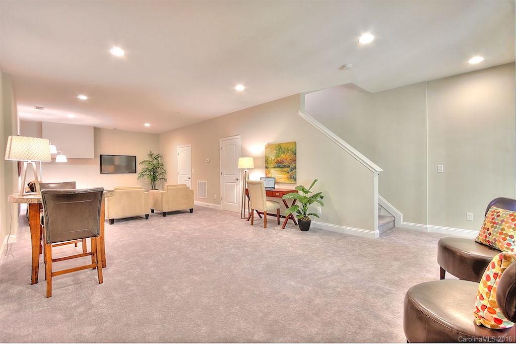 The Oaks at McIlwaine - Residential