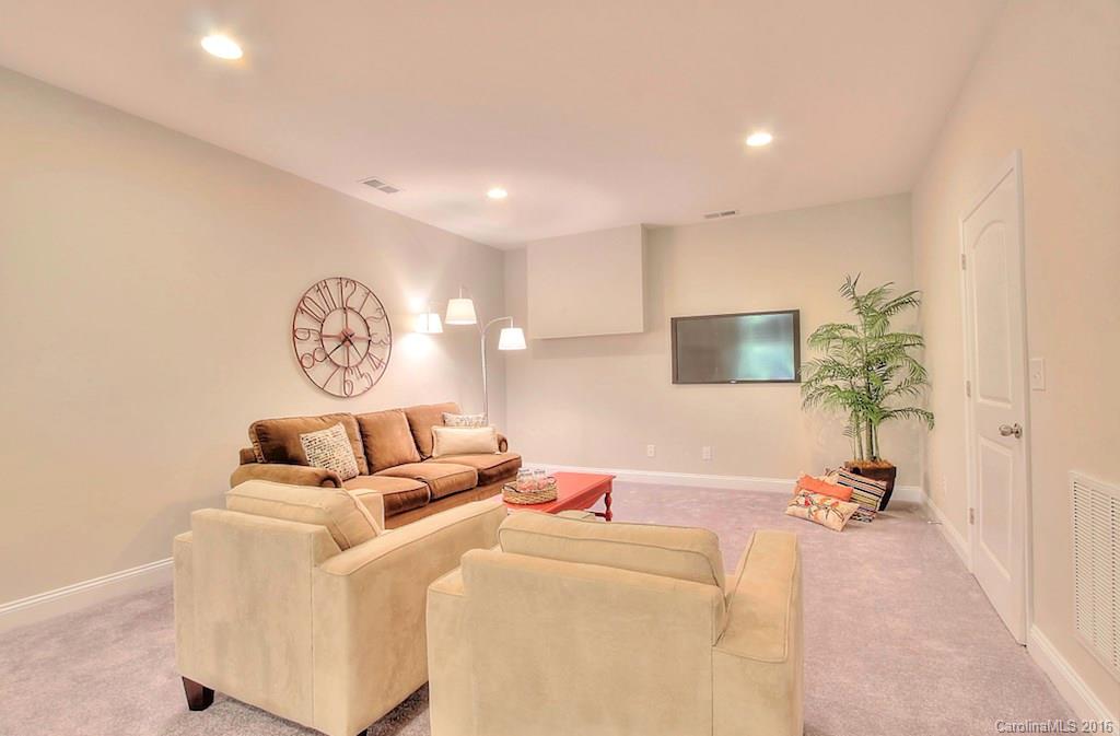 The Oaks at McIlwaine - Residential