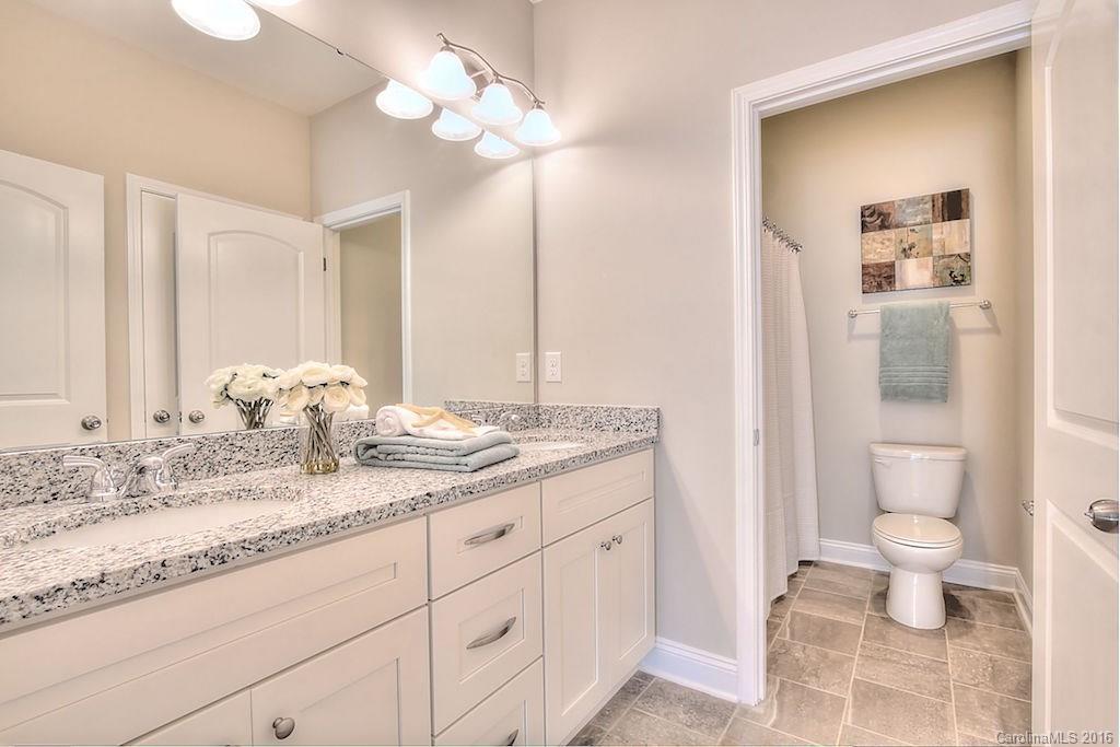 The Oaks at McIlwaine - Residential