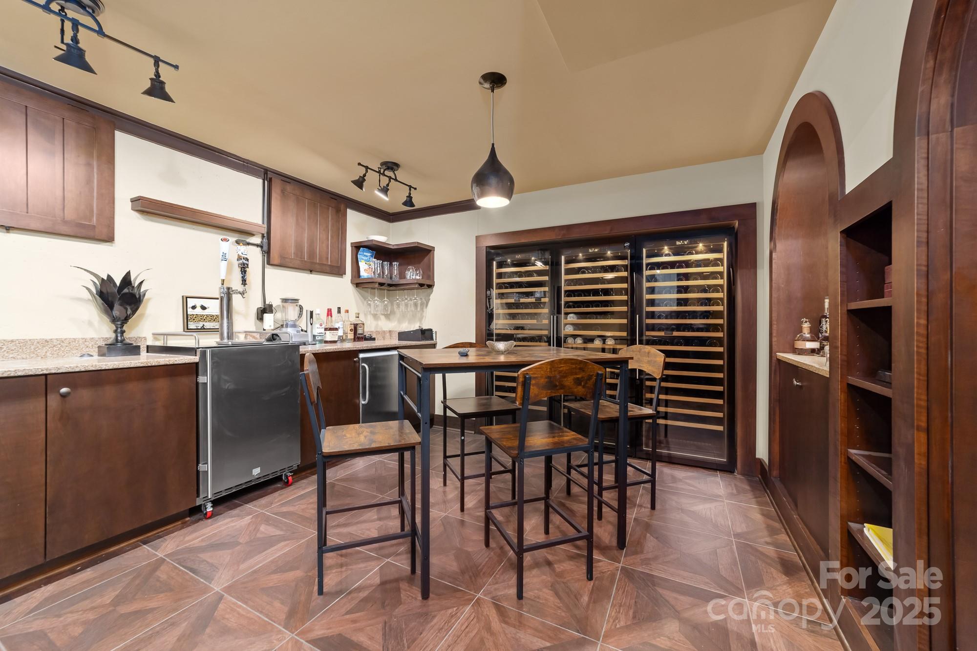 The Peninsula - Residential