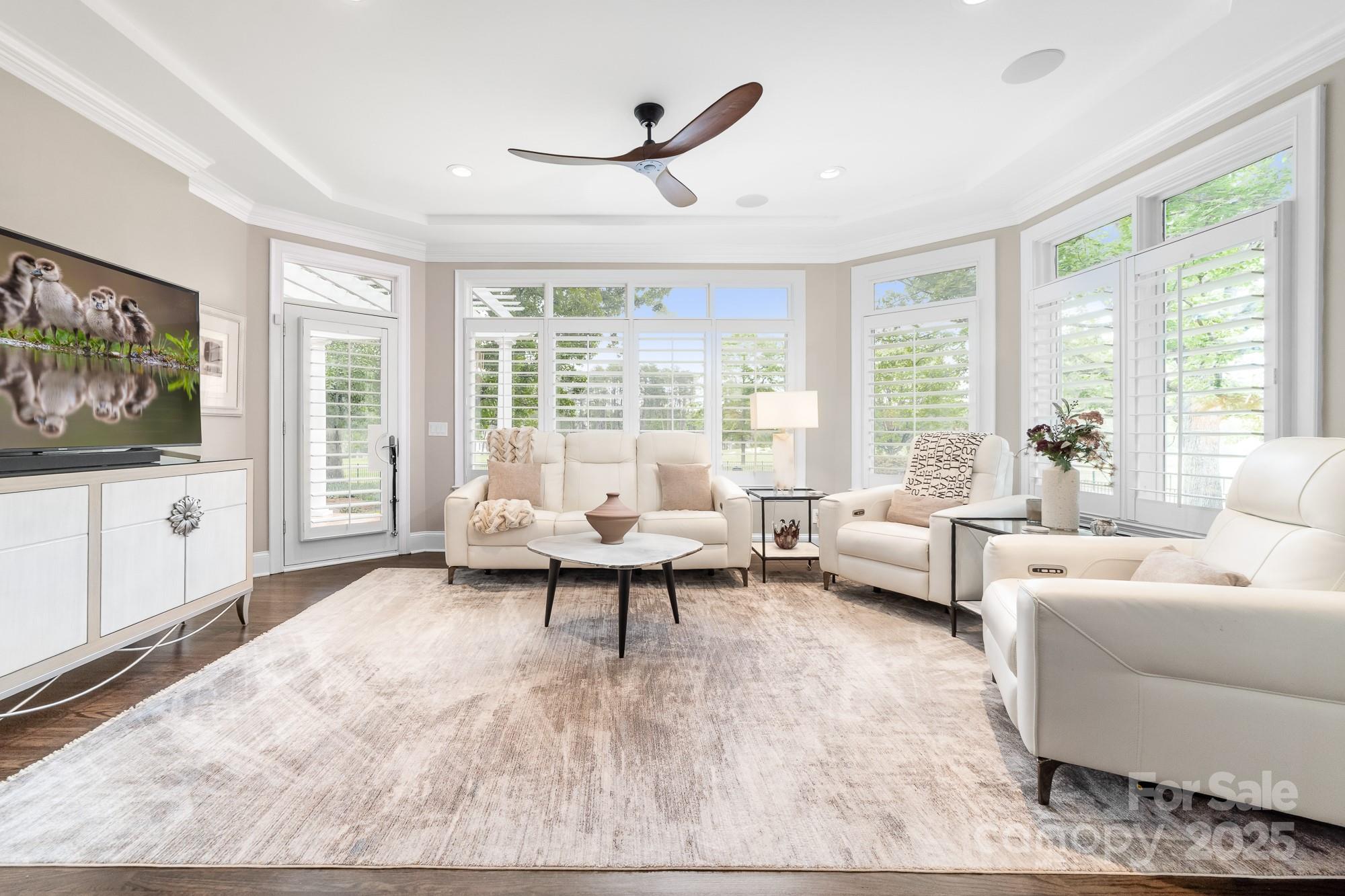 The Peninsula - Residential