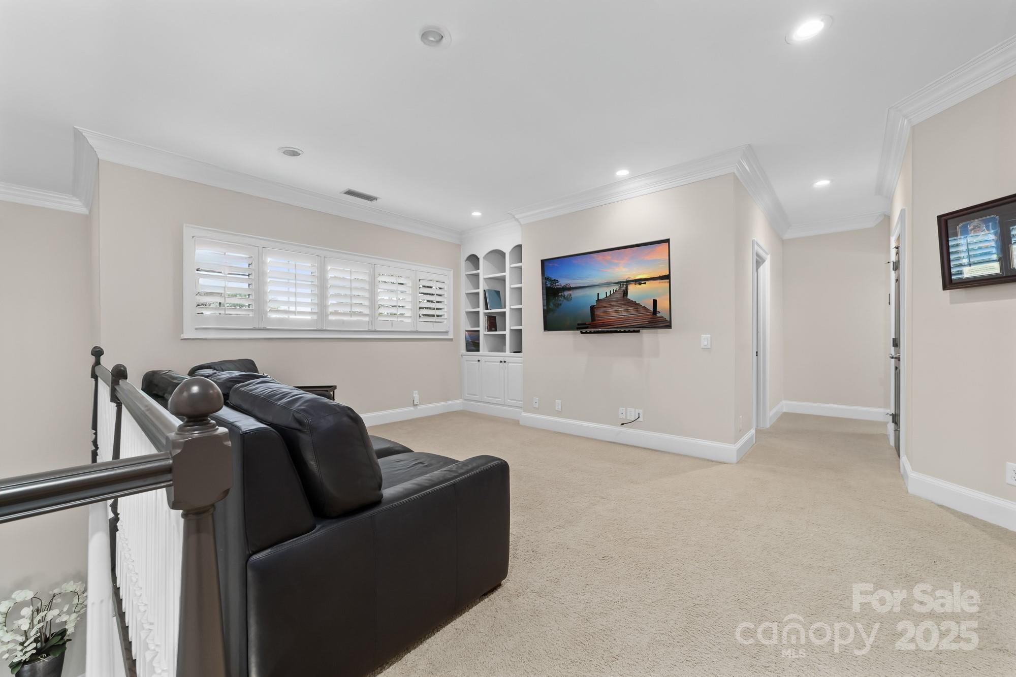 The Peninsula - Residential