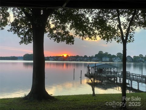 3248 Lake Shore Road S Denver NC 28037