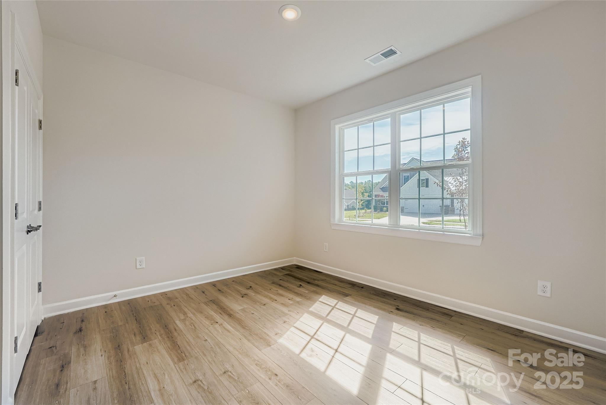 Roselyn - Residential