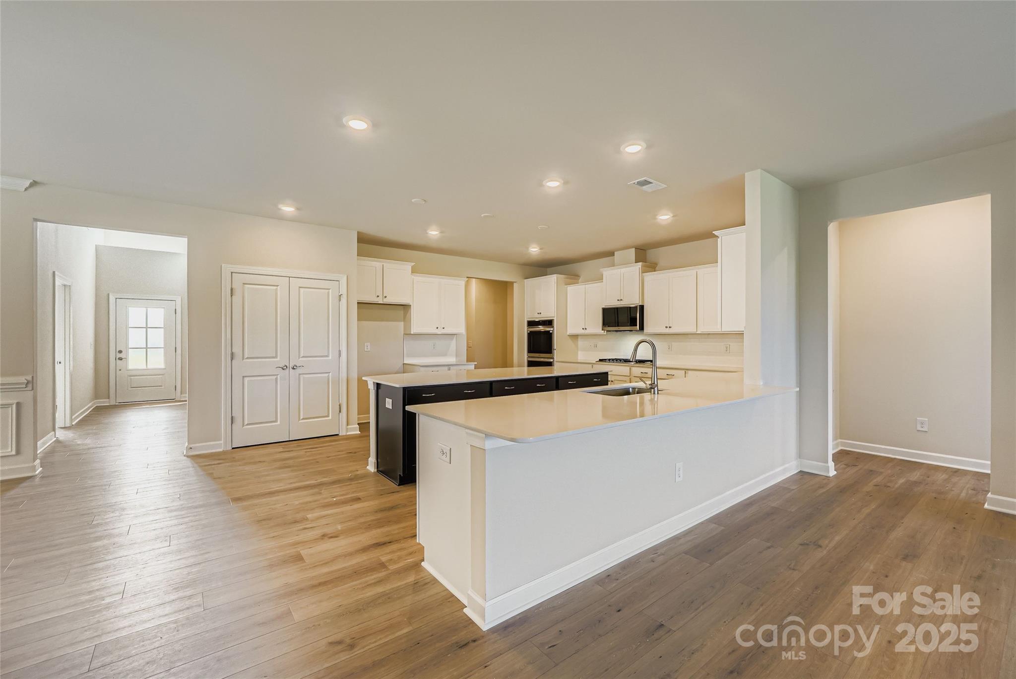 Roselyn - Residential