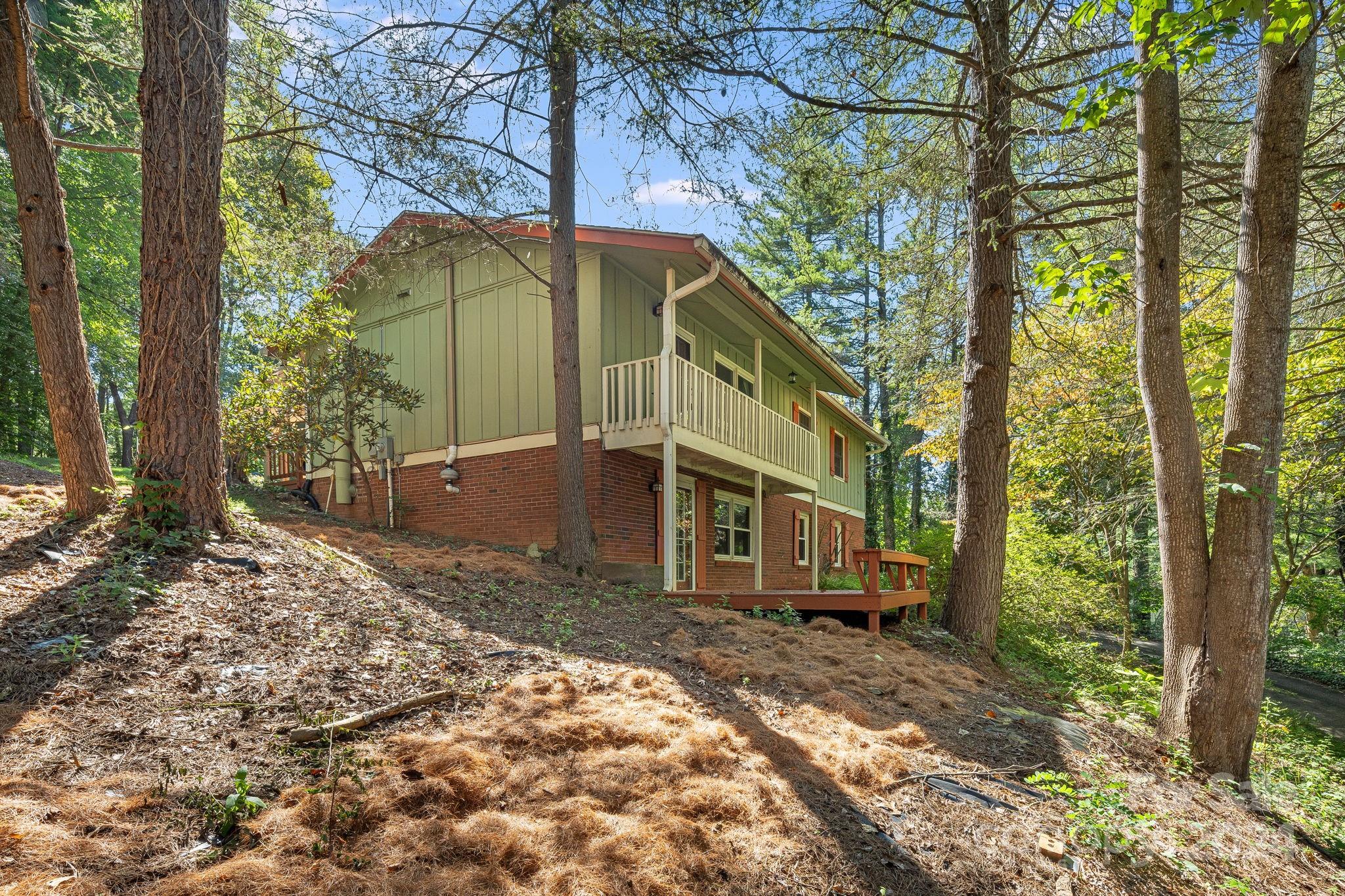 19 Brookcliff Drive